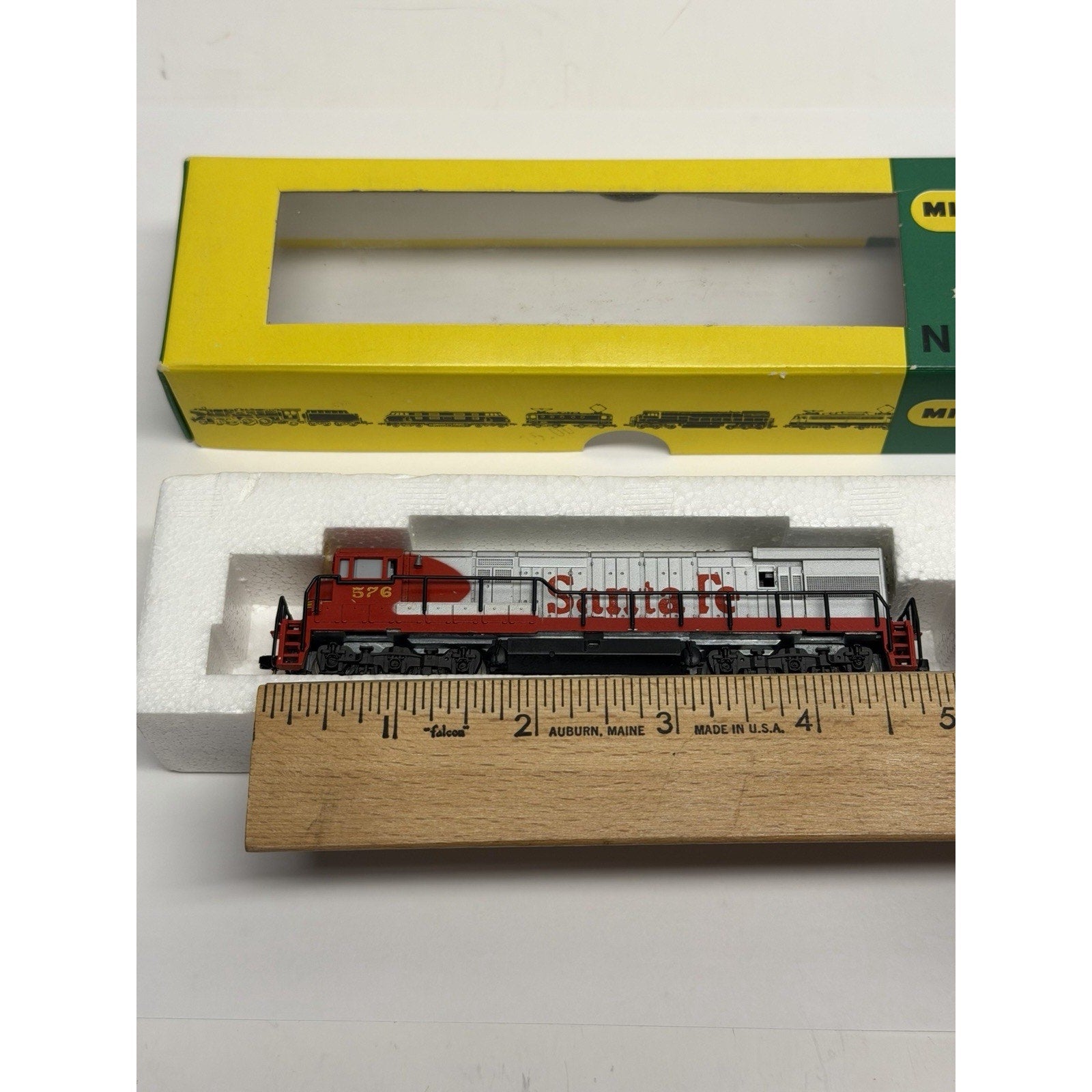 Vintage NOS Minitrix N Scale 51 2006 00 Santa Fe Diesel Locomotive #576