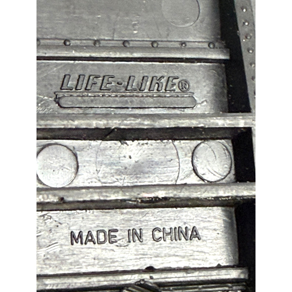 Vintage HO Scale Life-Like 40' Boxcar Linde Union Carbide LAPX 358 Green