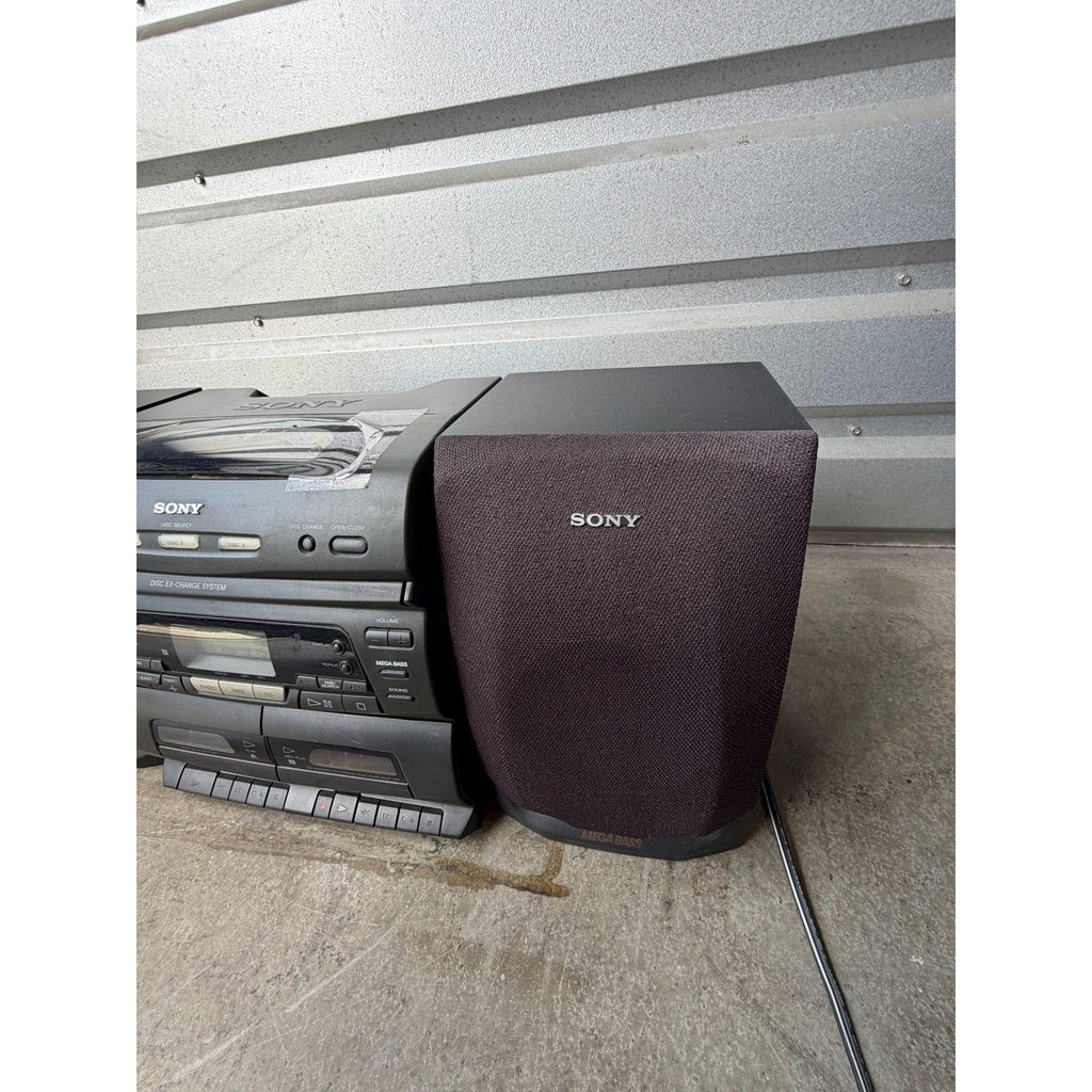 VINTAGE Sony CFD-646 Boombox 3 CD Cassette AM/FM Radio - CD & TAPE WORKS!