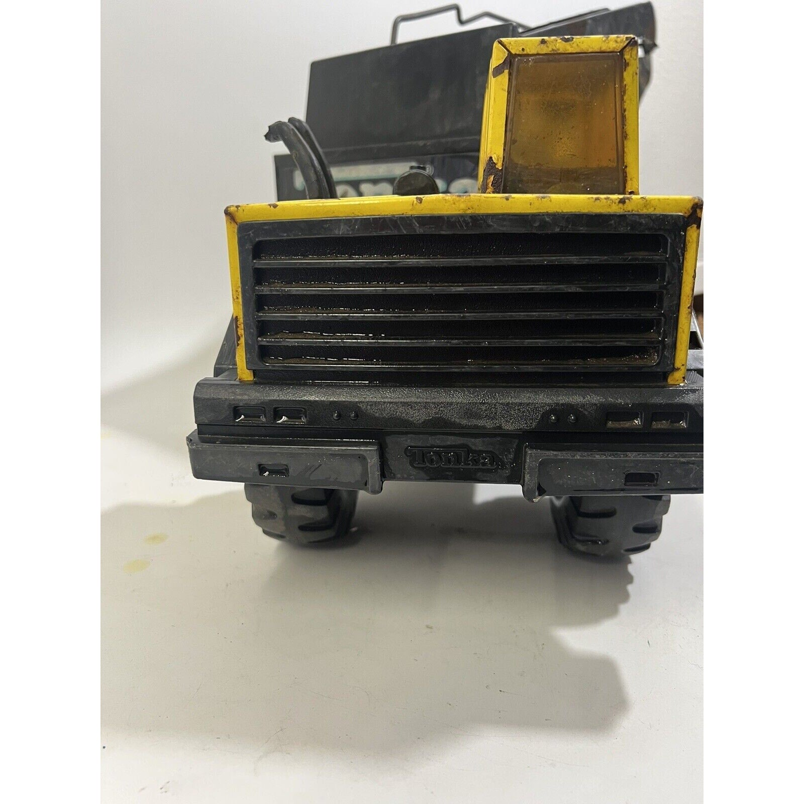 VINTAGE Tonka Mighty Diesel Steel XMB-975 Tire Crane Black Bucket Truck