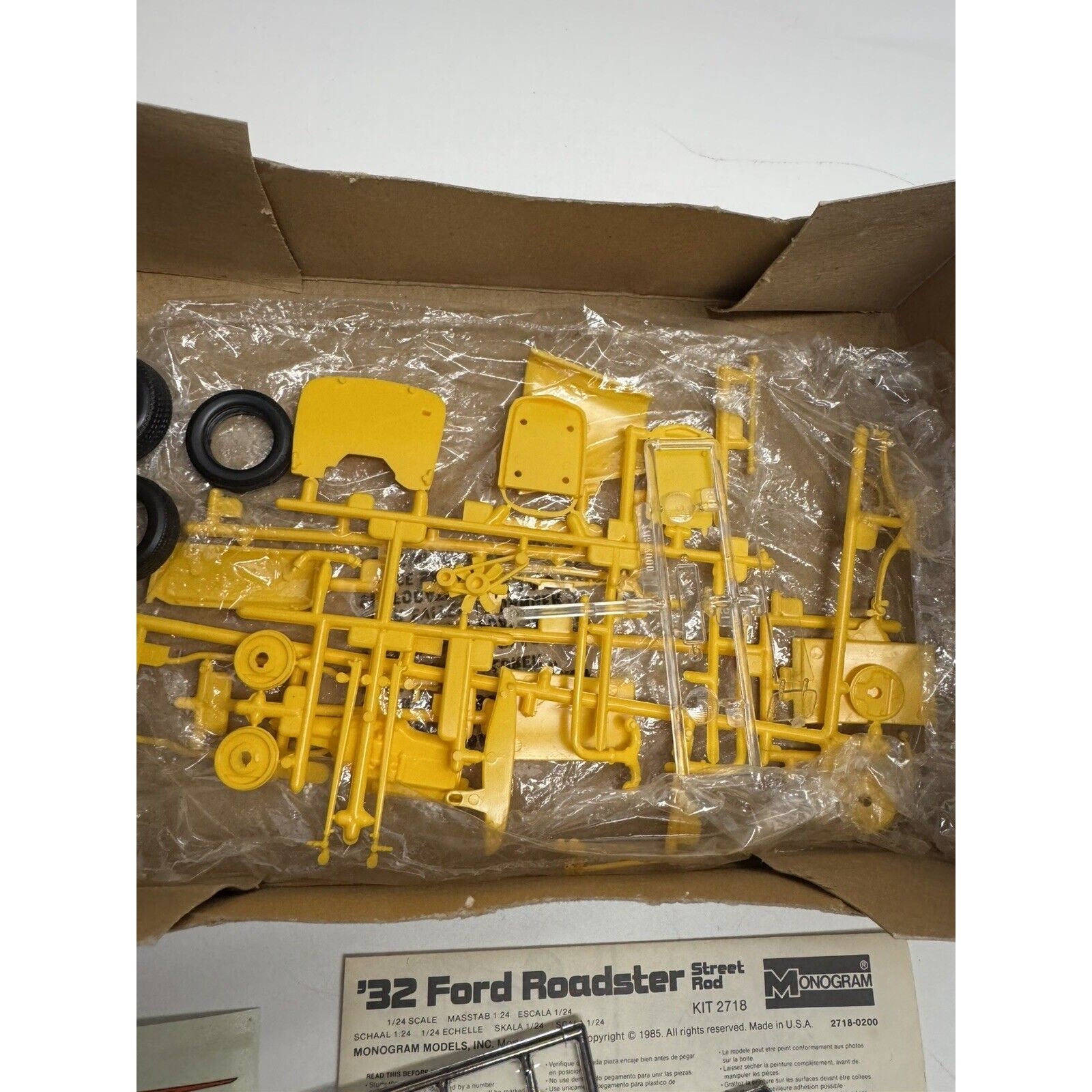 VINTAGE NOS 1985 MONOGRAM 1932 FORD ROADSTER STREET ROD KIT#2718 1/24
