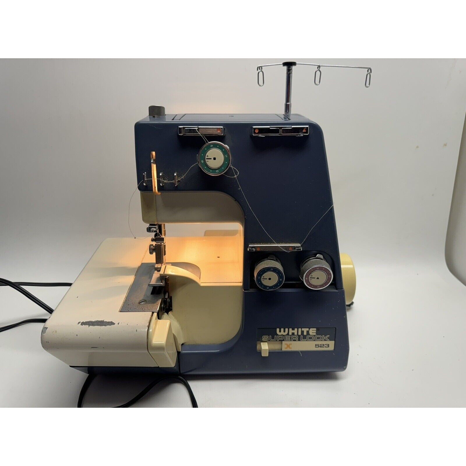VINTAGE White Super Lock Model X 523 Serger Sewing Machine With Pedal 523W-4