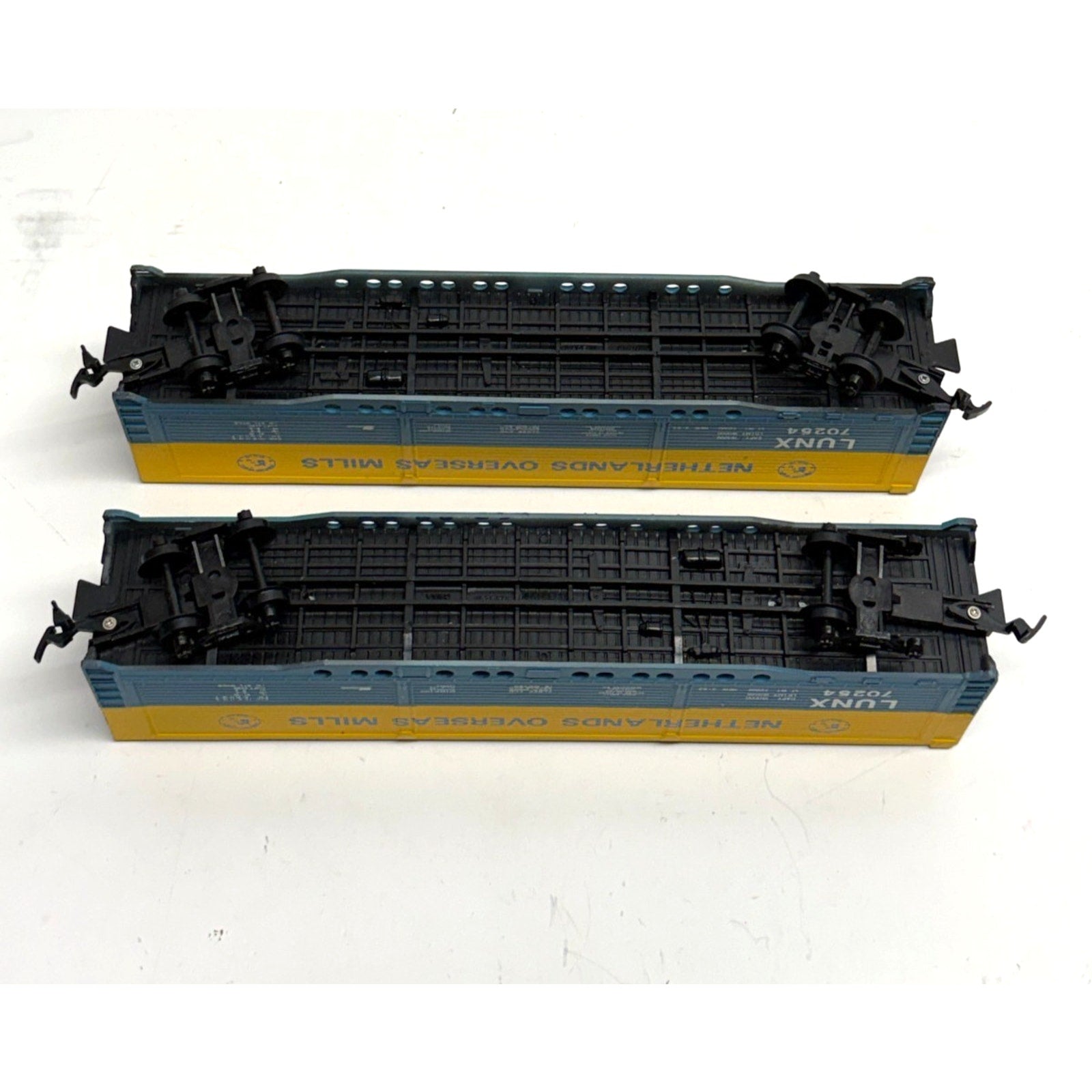 VTG NEW Lot of 2 Bachmann Box Car Netherlands Overseas Mills LUNX 70254