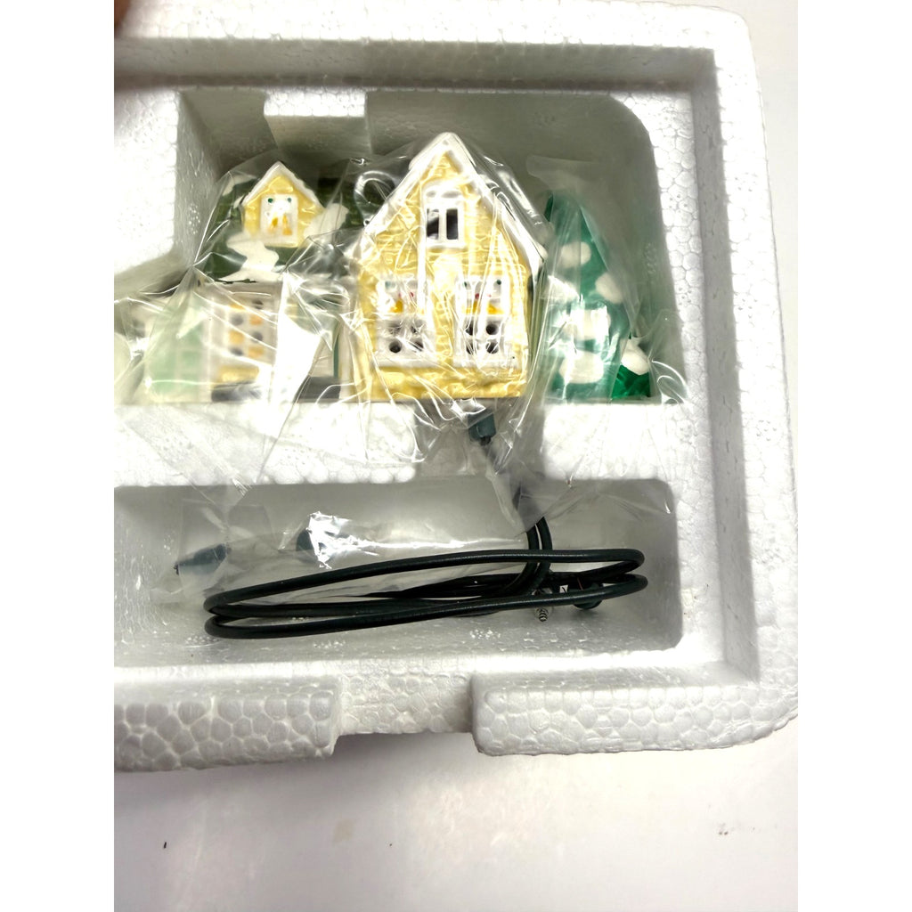 VTG Dept 56 Snow Village 98642 Nantucket Lighted Classic Christmas Ornament 1998