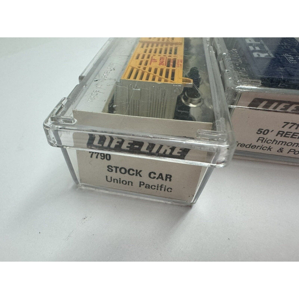LOT OF 2 Vintage Life-Like Union Pacific Stock Car Train Box 7790 & 7717