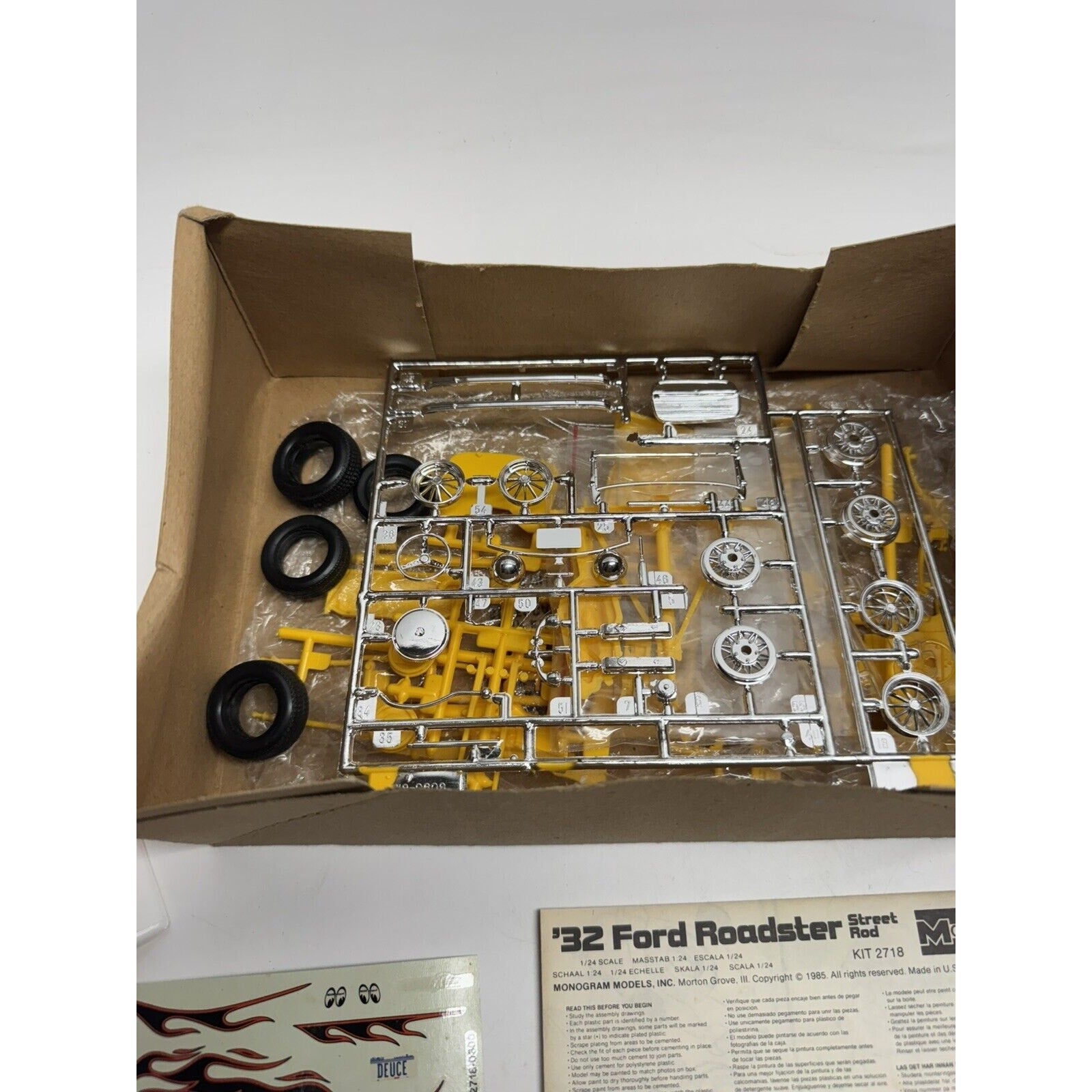 VINTAGE NOS 1985 MONOGRAM 1932 FORD ROADSTER STREET ROD KIT#2718 1/24