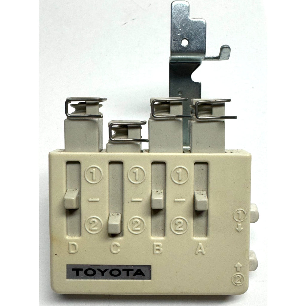 Vintage OEM GENUINE TOYOTA FUSIBLE LINK BLOCK Assembly
