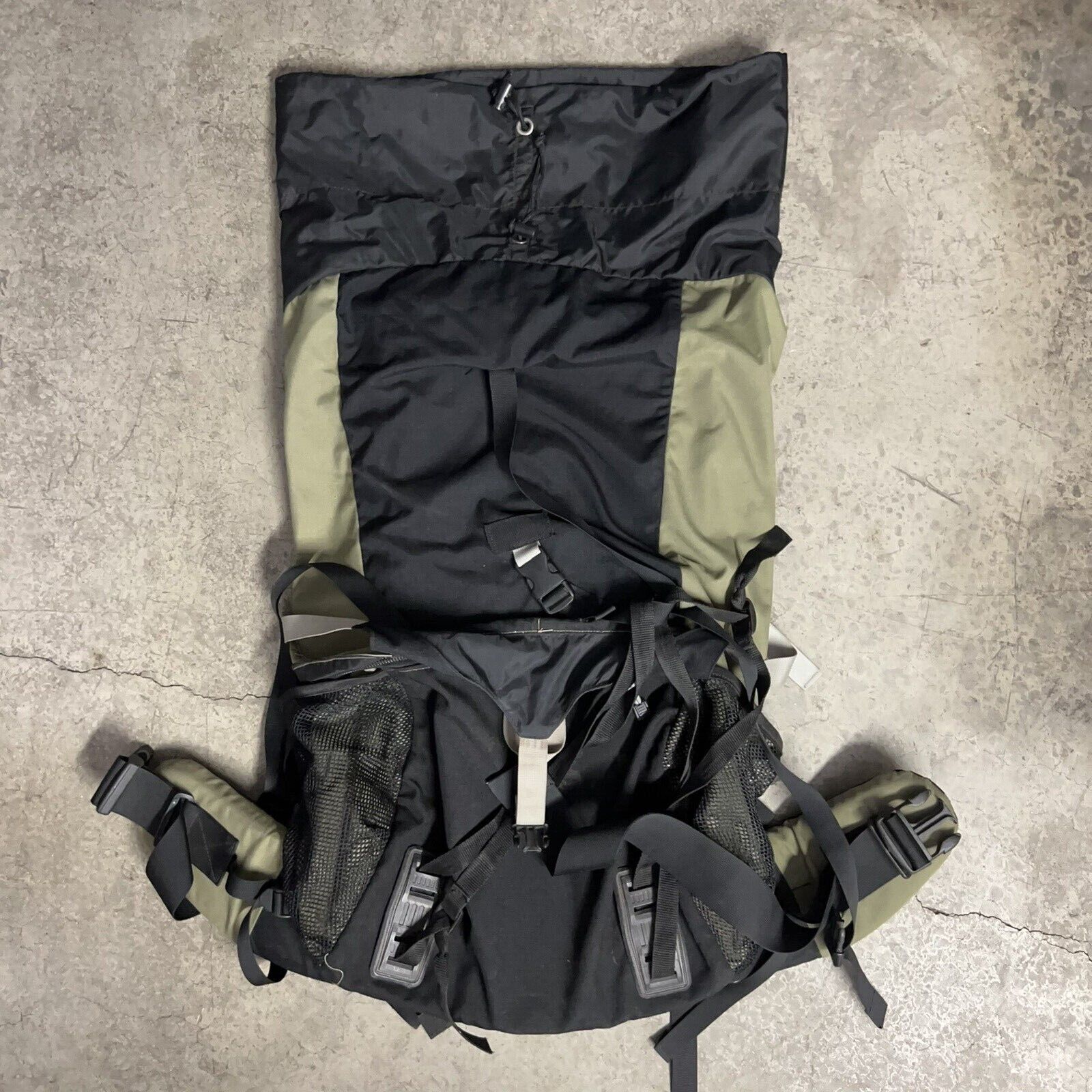 VINTAGE Field & Stream Internal Frame Backpack Hiking/Camping