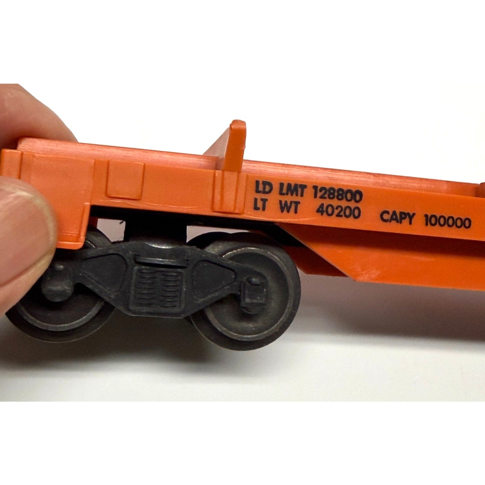 Vintage postwar Lionel Lines no. 636255 flat car