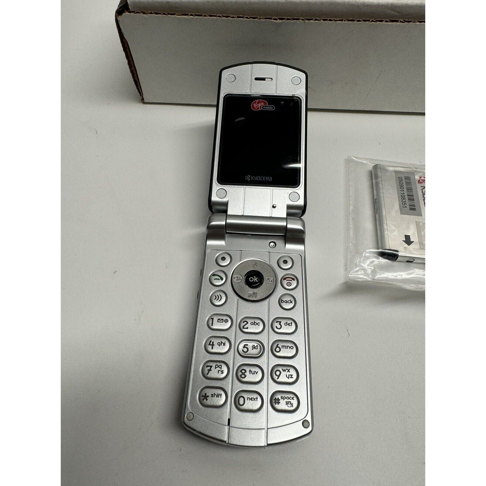 VINTAGE NOS Kyocera MARBL / Marble K127 - ( Virgin Mobile ) Cellular Flip Phone