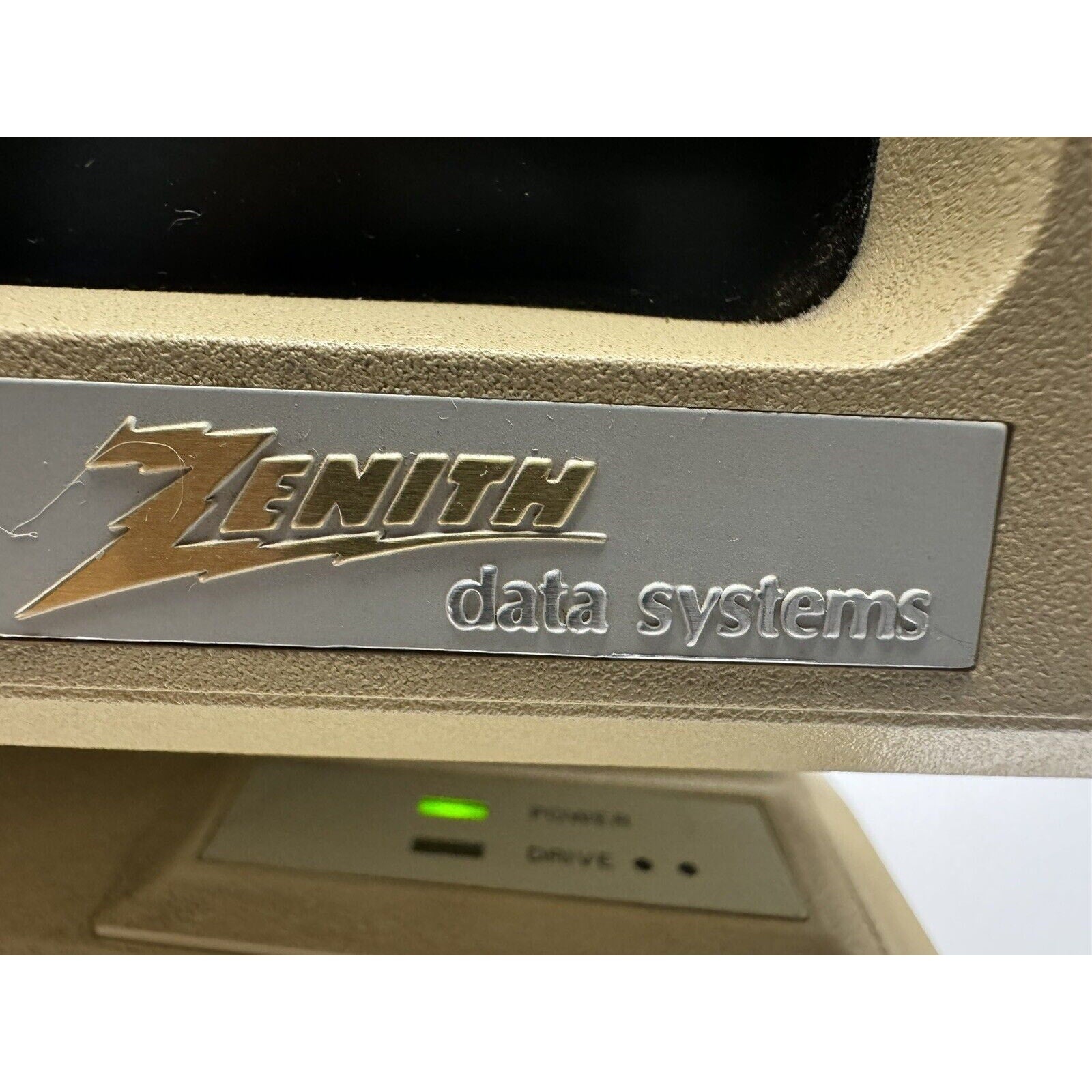 Vintage Zenith Data Systems 14ZDC3 Eazy PC Computer Powers Up