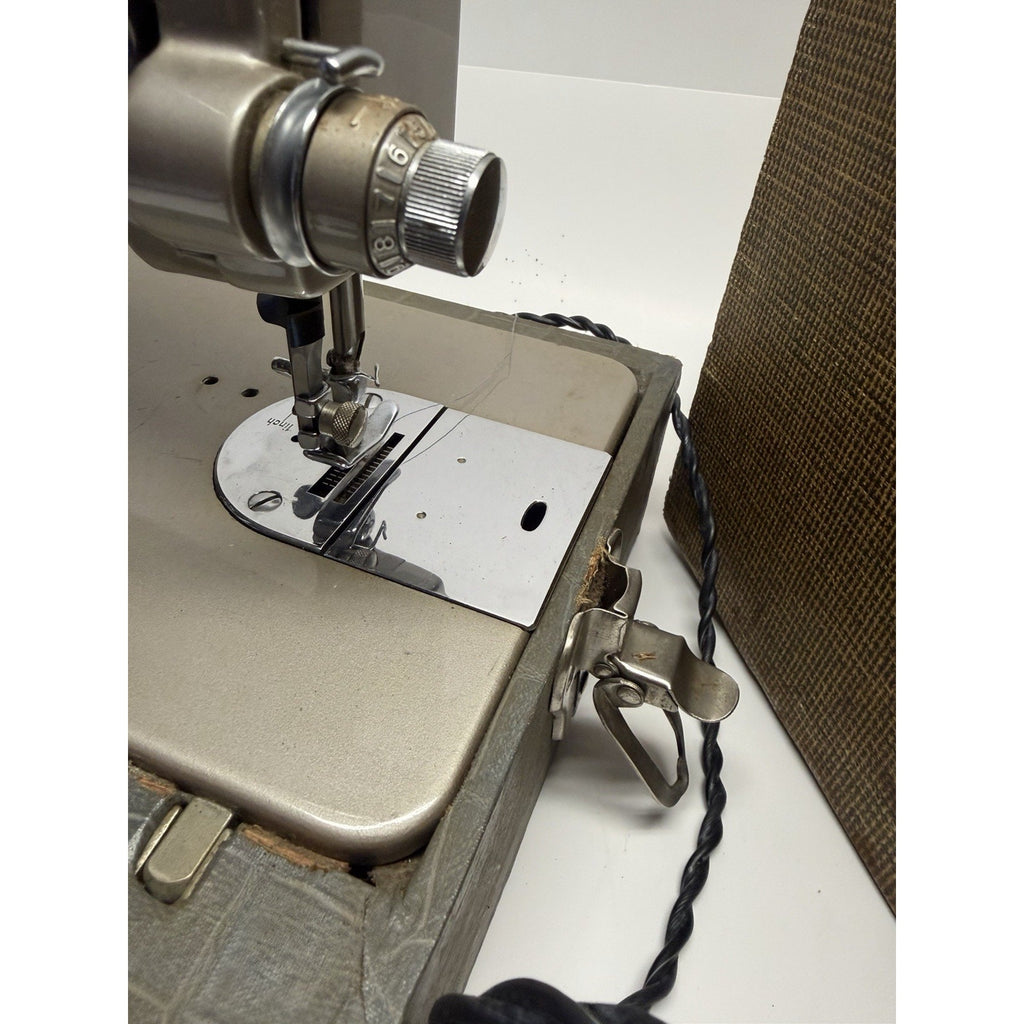 VINTAGE 1960s Kenmore Model 148.280 Sewing Machine w/ Foot Pedal - WORKS GREAT !