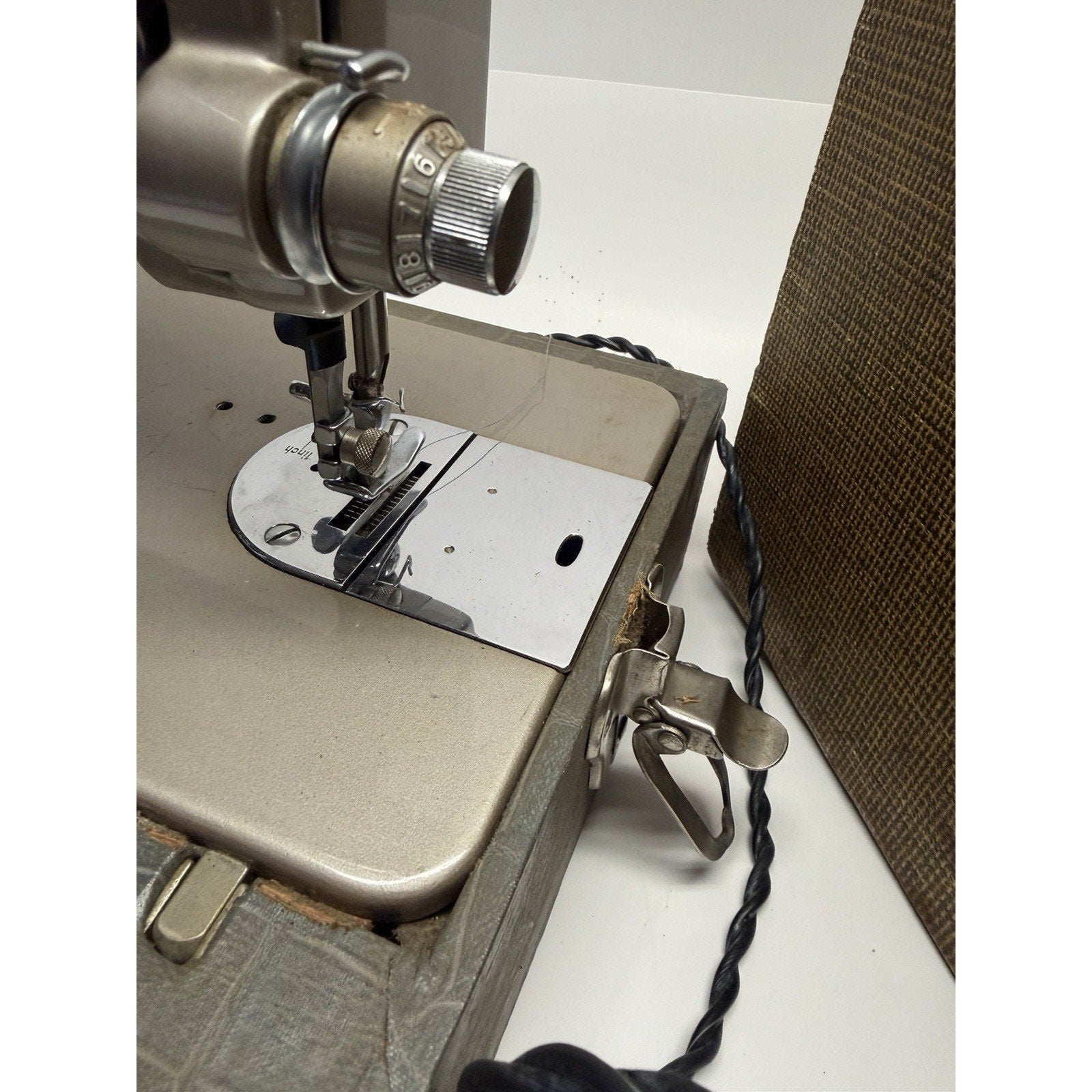 VINTAGE 1960s Kenmore Model 148.280 Sewing Machine w/ Foot Pedal - WORKS GREAT !