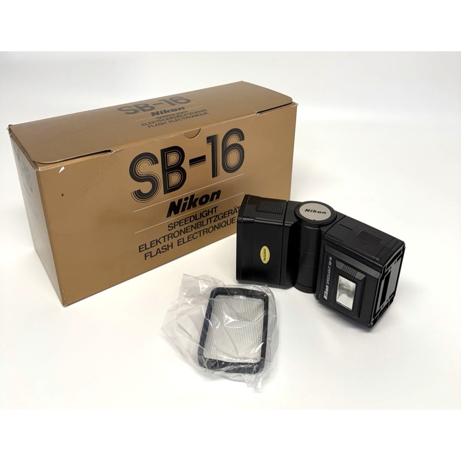VINTAGE NOS Nikon SB-16BA Speedlight Flash Made in Japan