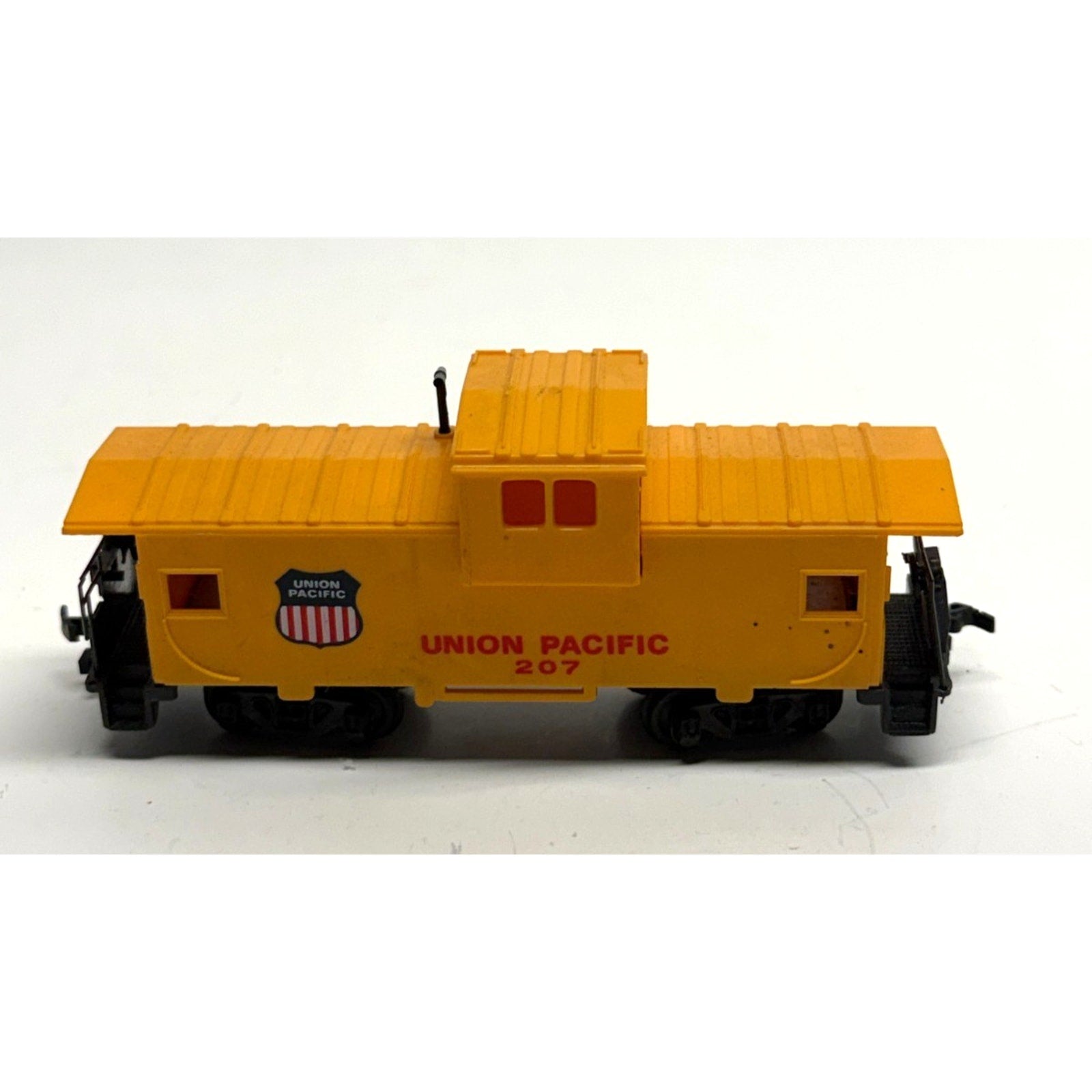 Vintage Bachmann HO Scale 5 Union Pacific 207 Yellow Caboose New