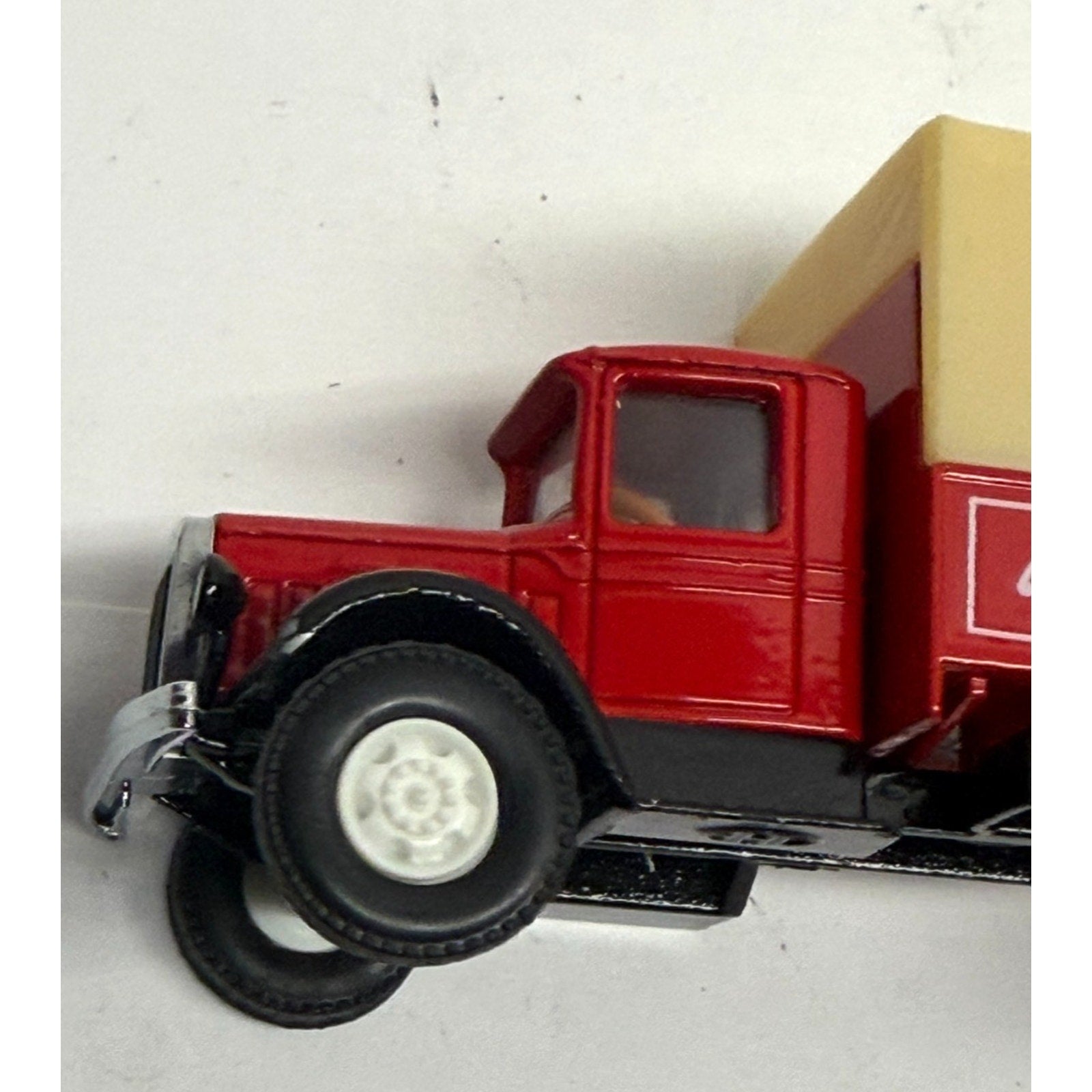 Vintage HARTOY (C01031) COCA COLA DELIVERY TRUCK 1:64 SCALE DIECAST METAL MODEL