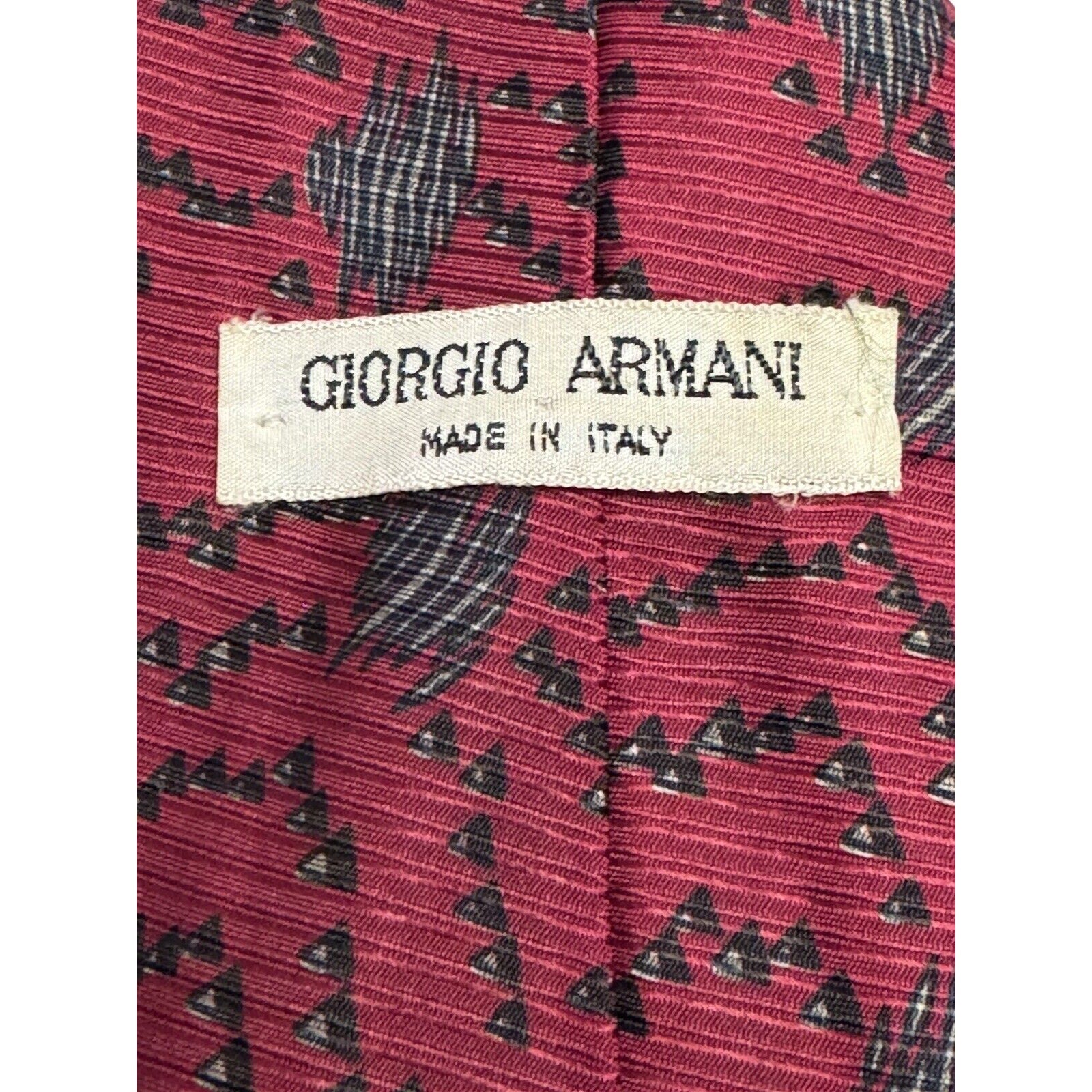 VINTAGE GIORGIO ARMANI NECKTIE 100% SILK Made ITALY Red/Gray