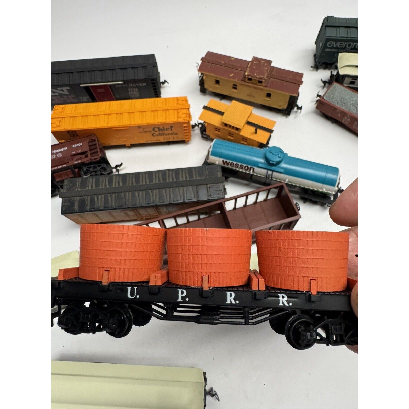 Vintage Lot of 20 Trains New Haven, Southern, Evergreen, Union Pacific, Wesson