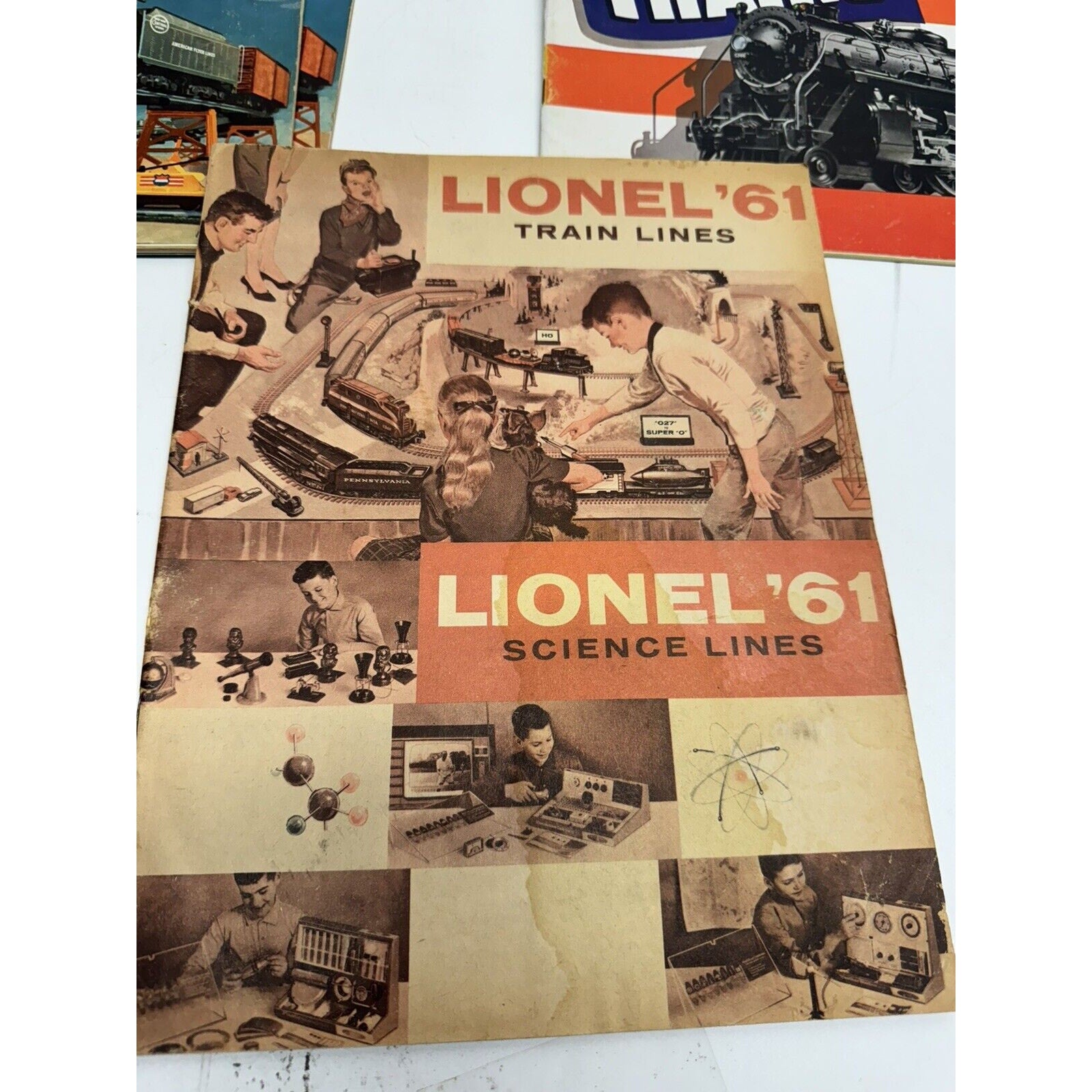 Vintage LOT OF 6 Lionel Train & American Flyer Railroad Catalog 1961, 1976, 1977