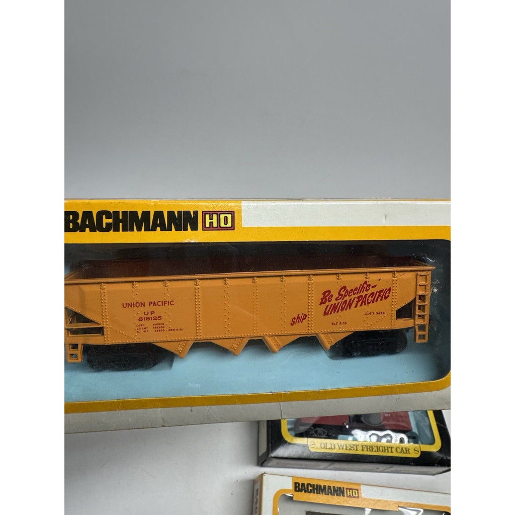 VINTAGE Lot of 9 Bachmann HD Train Cars NEW IN BOX