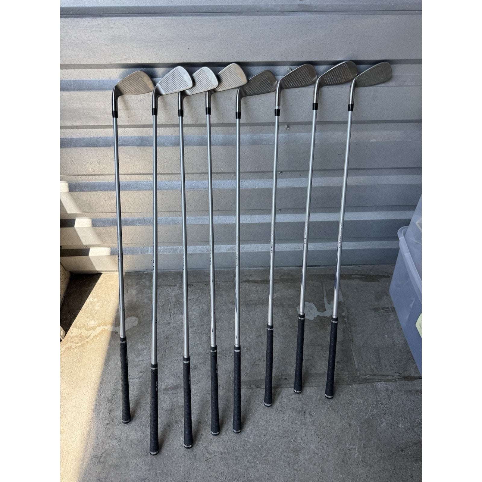 8 Pieces Tommy Armour 845s Oversize Plus Iron Set RH Graphite W-FLEX