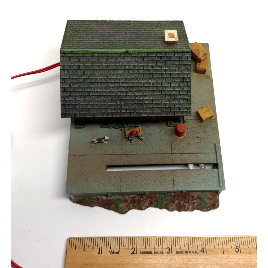 Vintage Tyco HO Scale - Freight Unloading Depot Remote Control No. 931-800