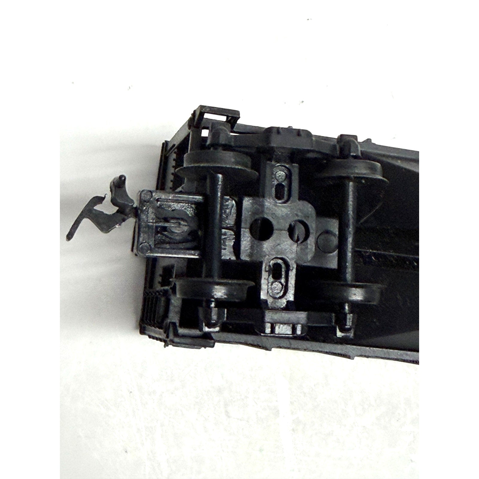 Vintage Life Like HO Erie 2-Bay Covered Hopper Car # 4065 Model Freight Train