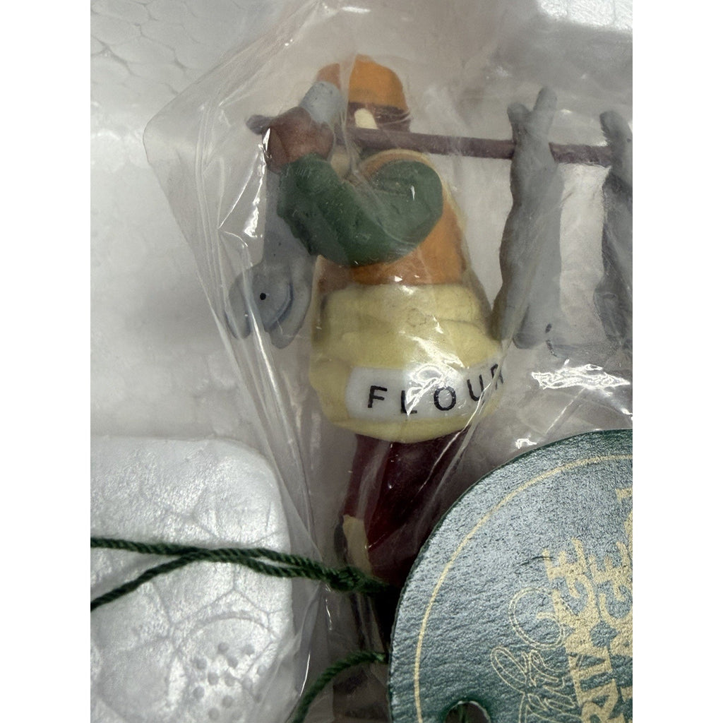 VTG New Department 56 Heritage Village "Village Street Peddlers" (item #5804-1)