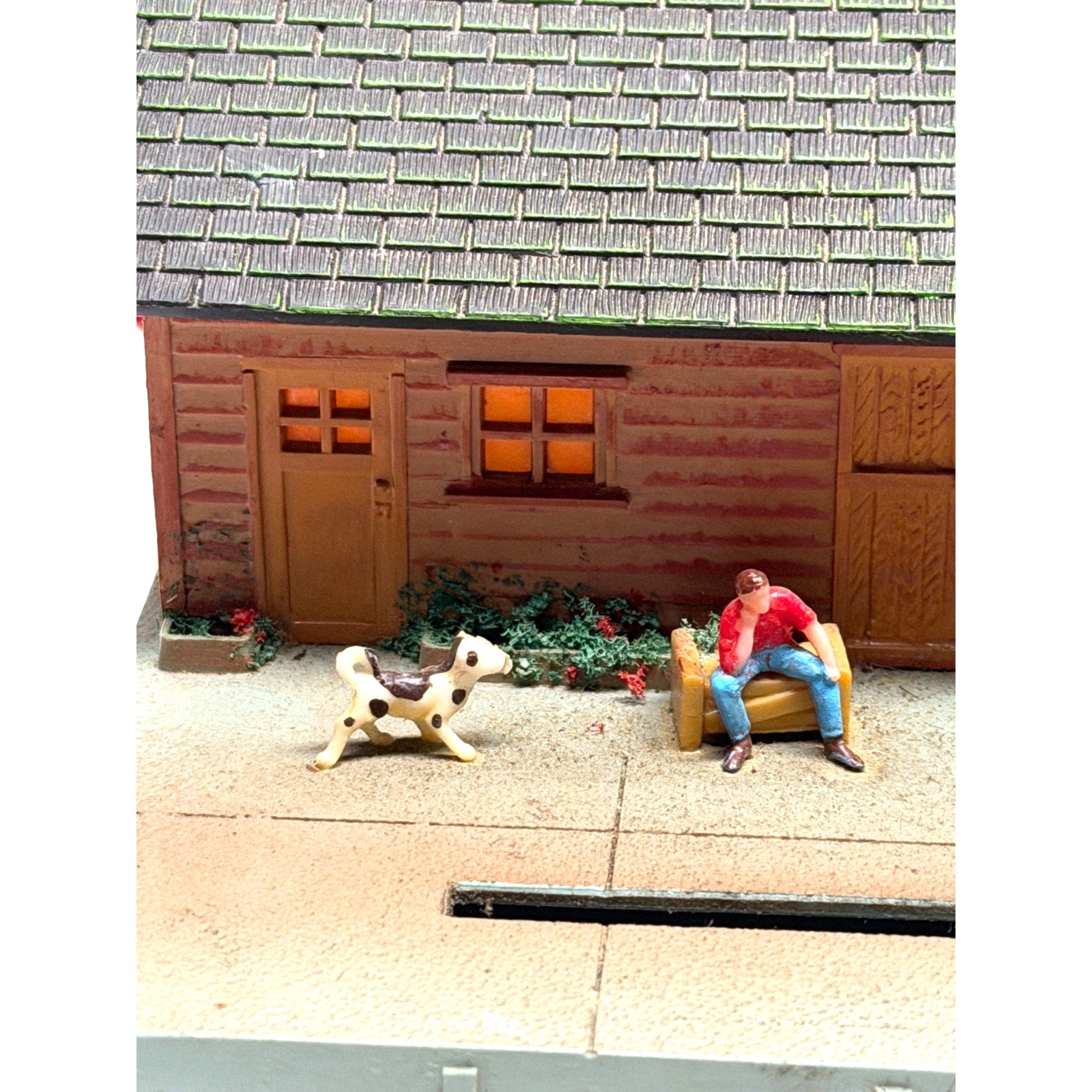 Vintage Tyco HO Scale - Freight Unloading Depot Remote Control No. 931-800