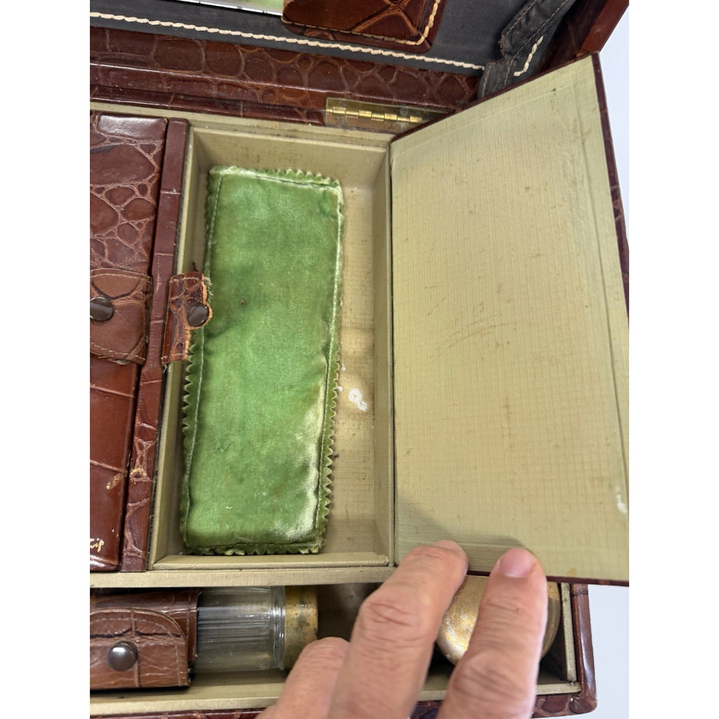 VINTAGE Saks Fifth Avenue NY Alligator-Embossed Leather Vanity Case