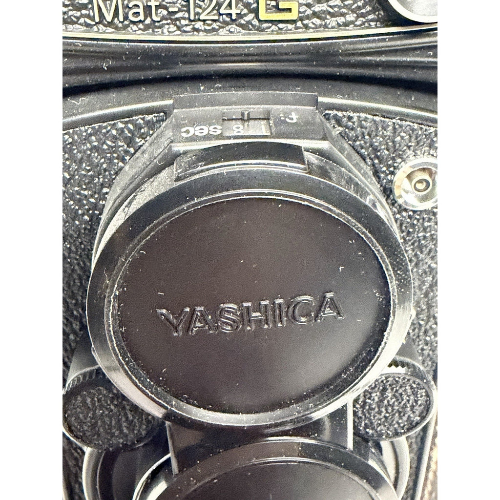 VINTAGE Yashica Mat 124 G Medium Format TLR With Case ~~ Pristine Condition