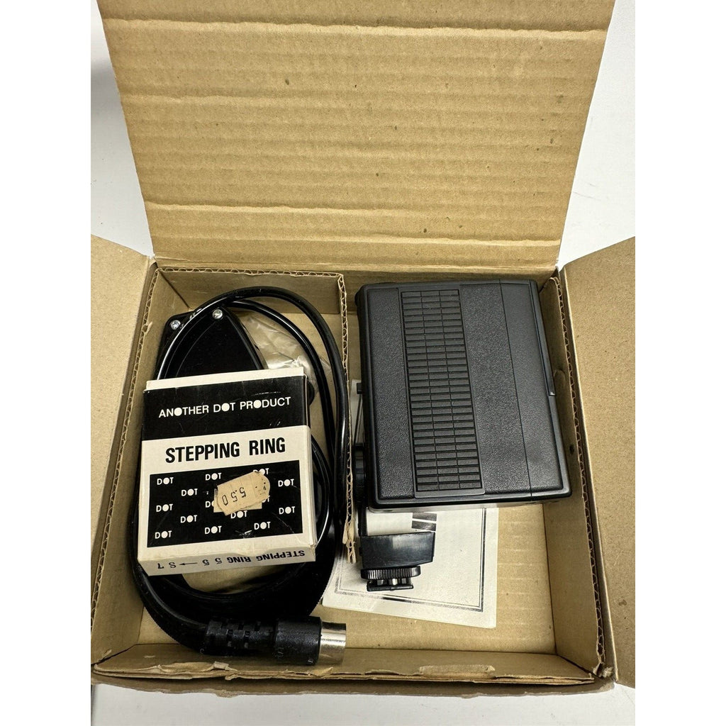 VINTAGE NOS DOI Circle Flash Unit to Fit Any SLR Lenses