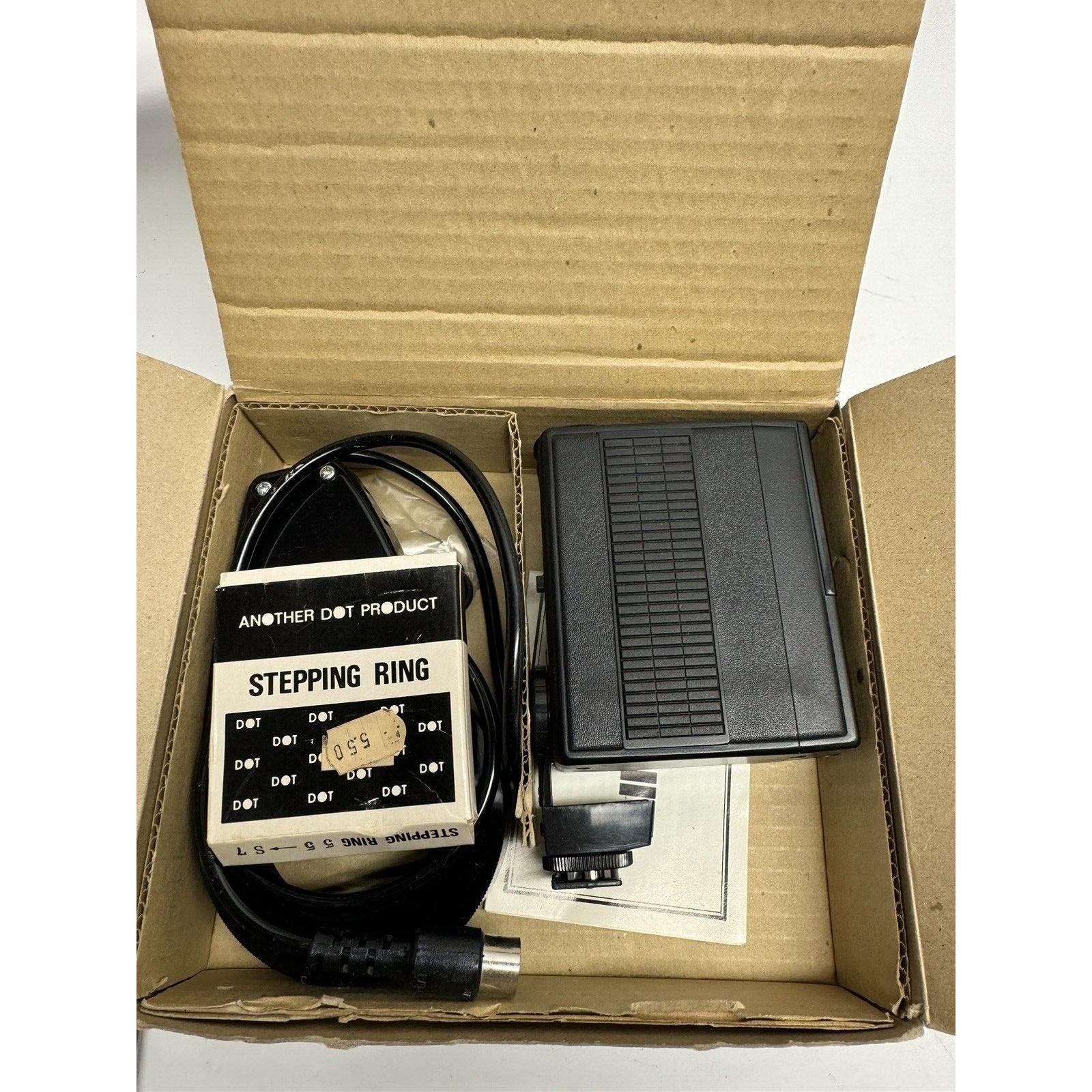 VINTAGE NOS DOI Circle Flash Unit to Fit Any SLR Lenses