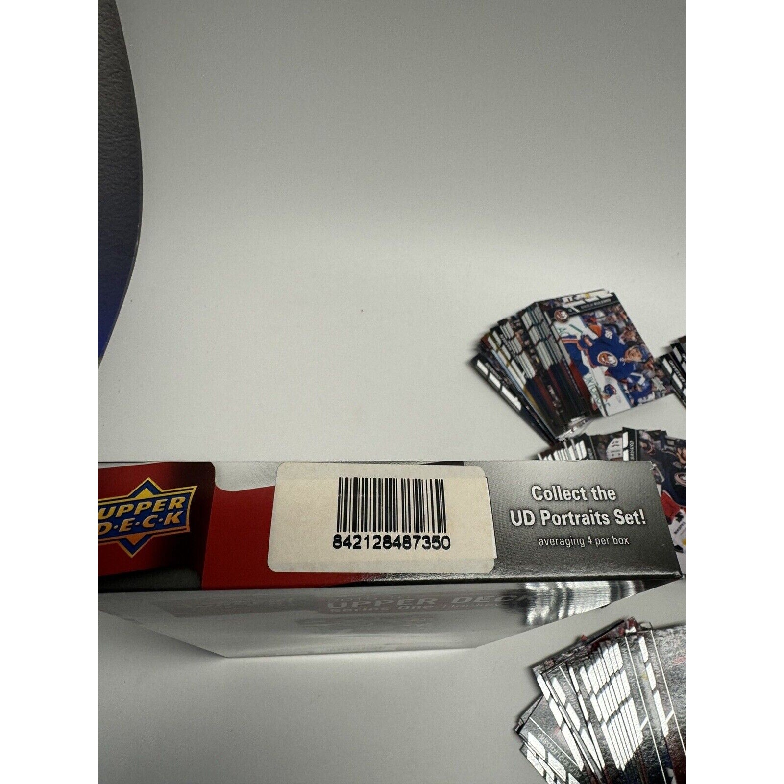 2015-16 Upper Deck Hockey Series 1 one Hobby Box : 173 Cards