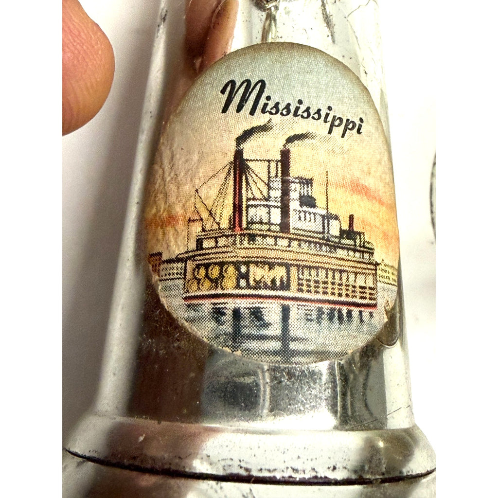 Vintage Mississippi salt, pepper shakers with compass