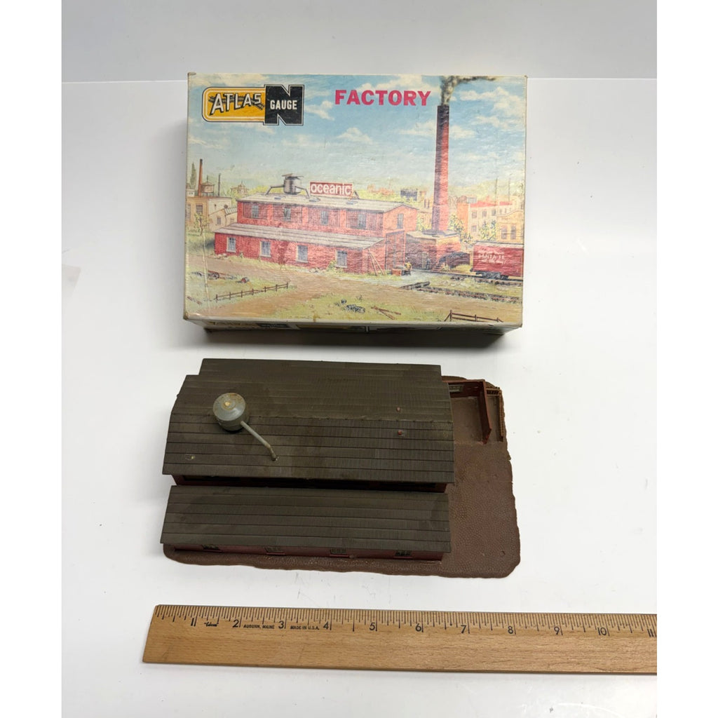 Vintage N 1/160 Scale Atlas Plastic Kit 2882 Factory (Some parts missing)