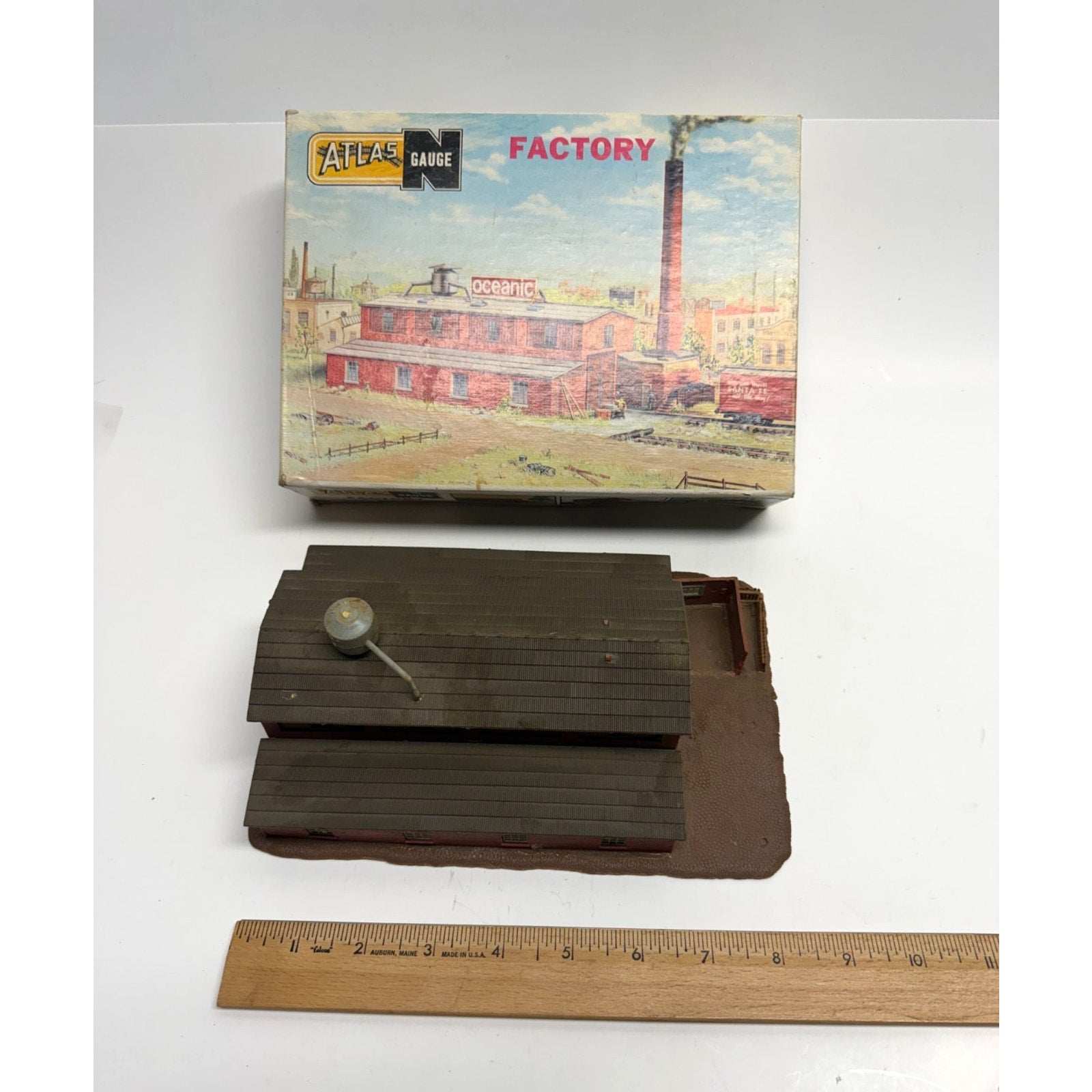 Vintage N 1/160 Scale Atlas Plastic Kit 2882 Factory (Some parts missing)