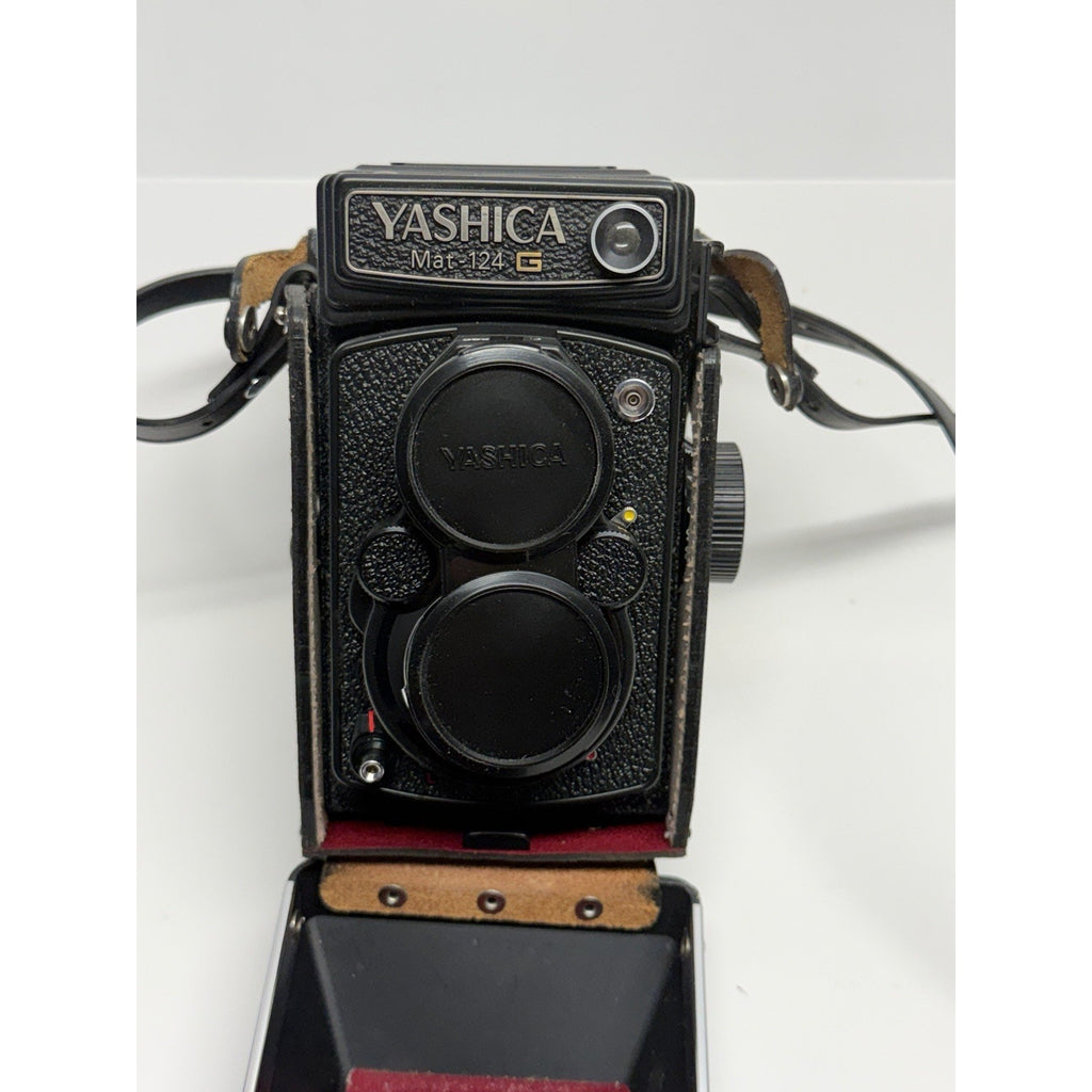 VINTAGE Yashica Mat 124 G Medium Format TLR With Case ~~ Pristine Condition