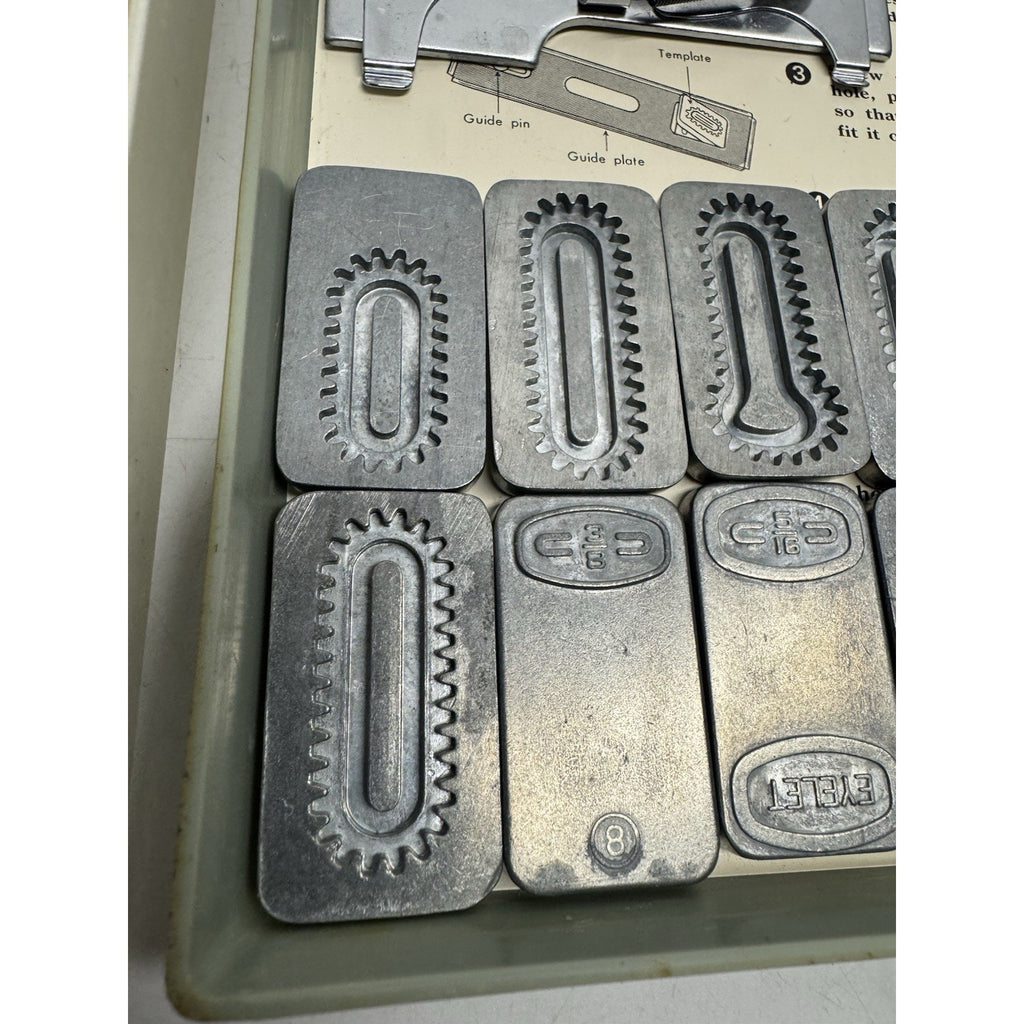 VINTAGE Sears Kenmore Sewing Machine Buttonholes Templates Part Attachments Box