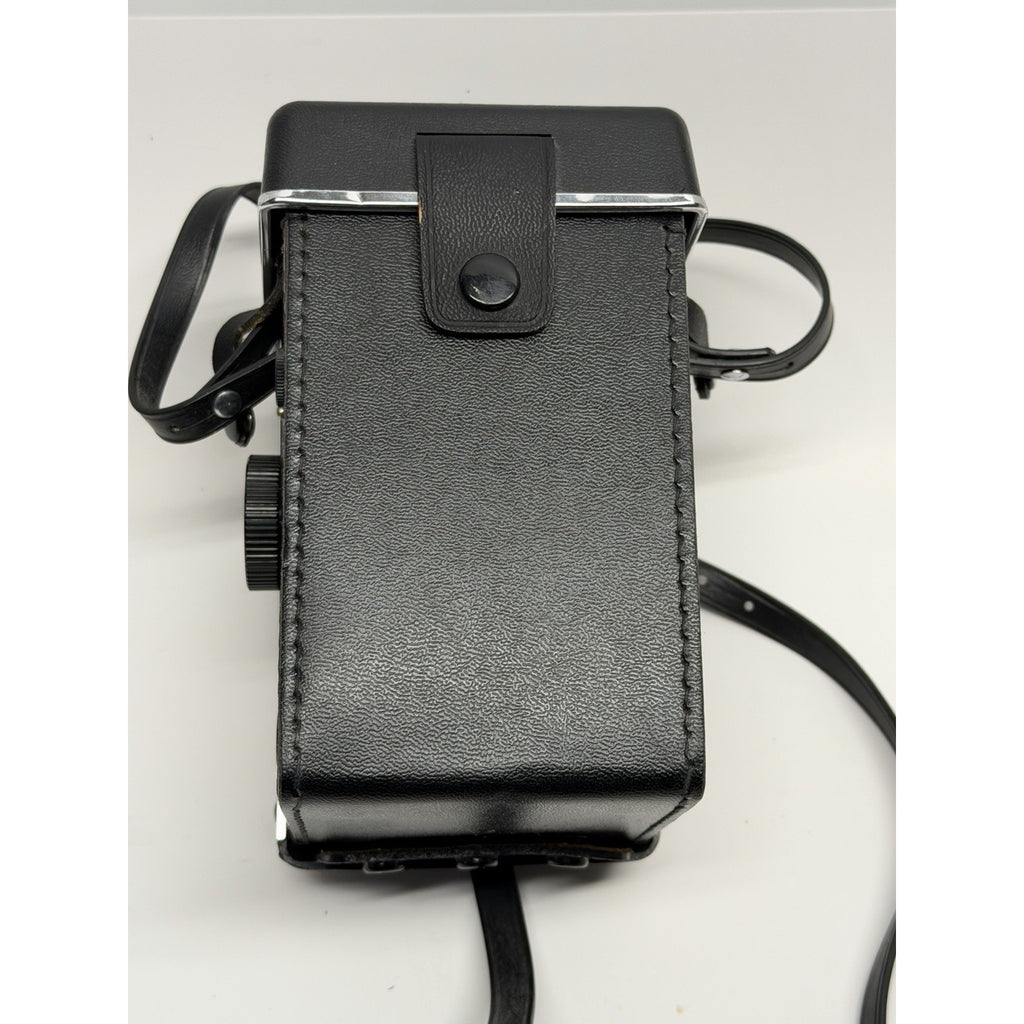 VINTAGE Yashica Mat 124 G Medium Format TLR With Case ~~ Pristine Condition