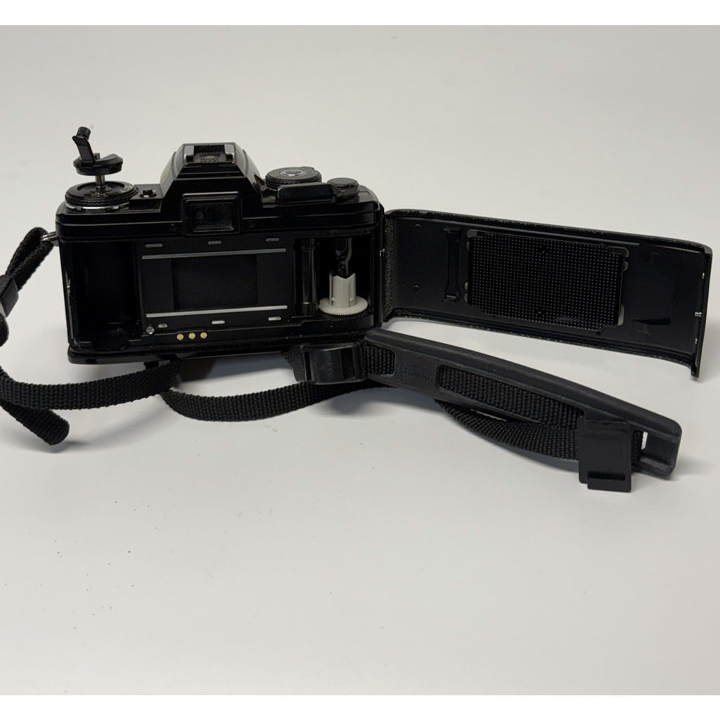 VINTAGE Minolta X-700 35mm Film Camera MC ROKKOR-X 50mm f/1.7 Lens