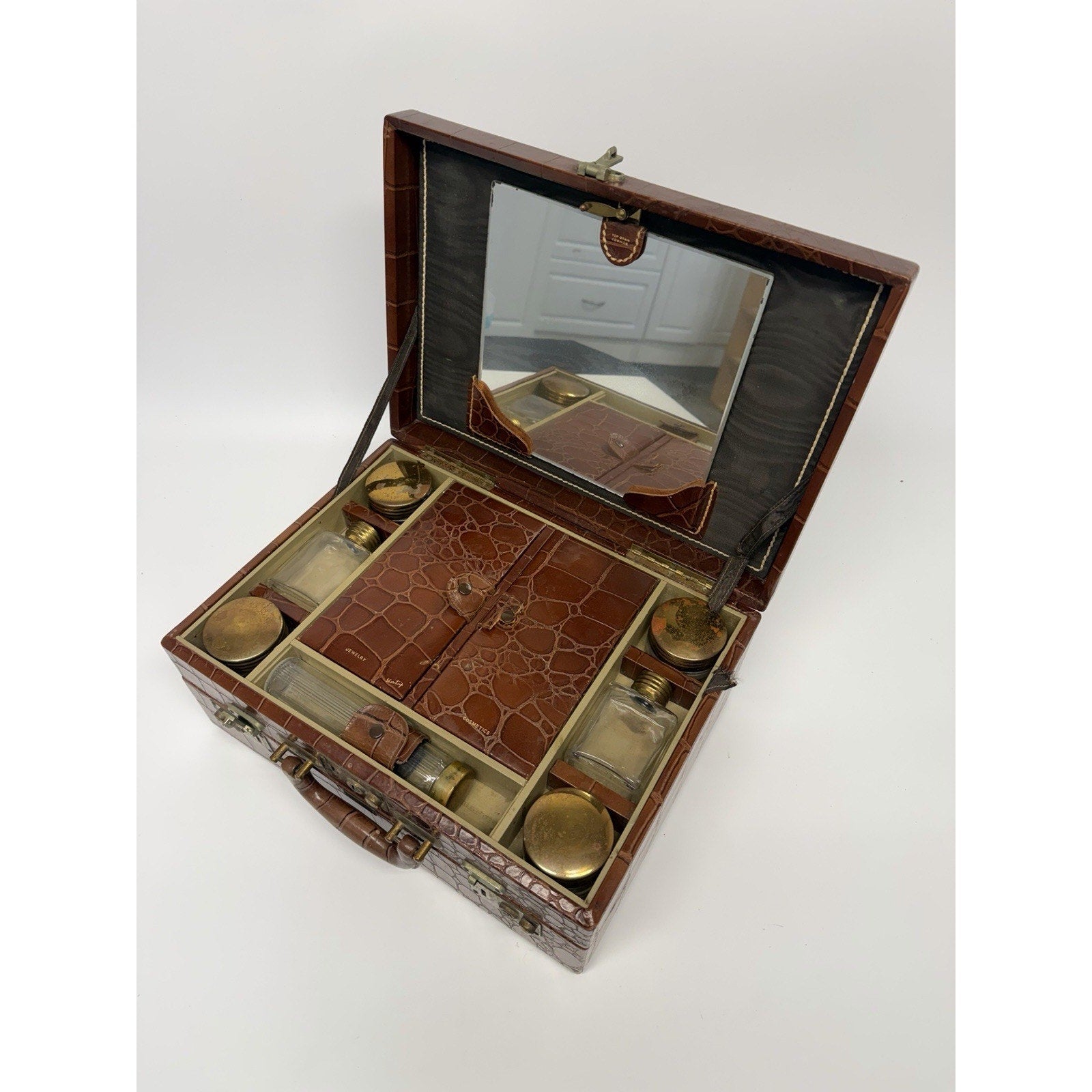 VINTAGE Saks Fifth Avenue NY Alligator-Embossed Leather Vanity Case