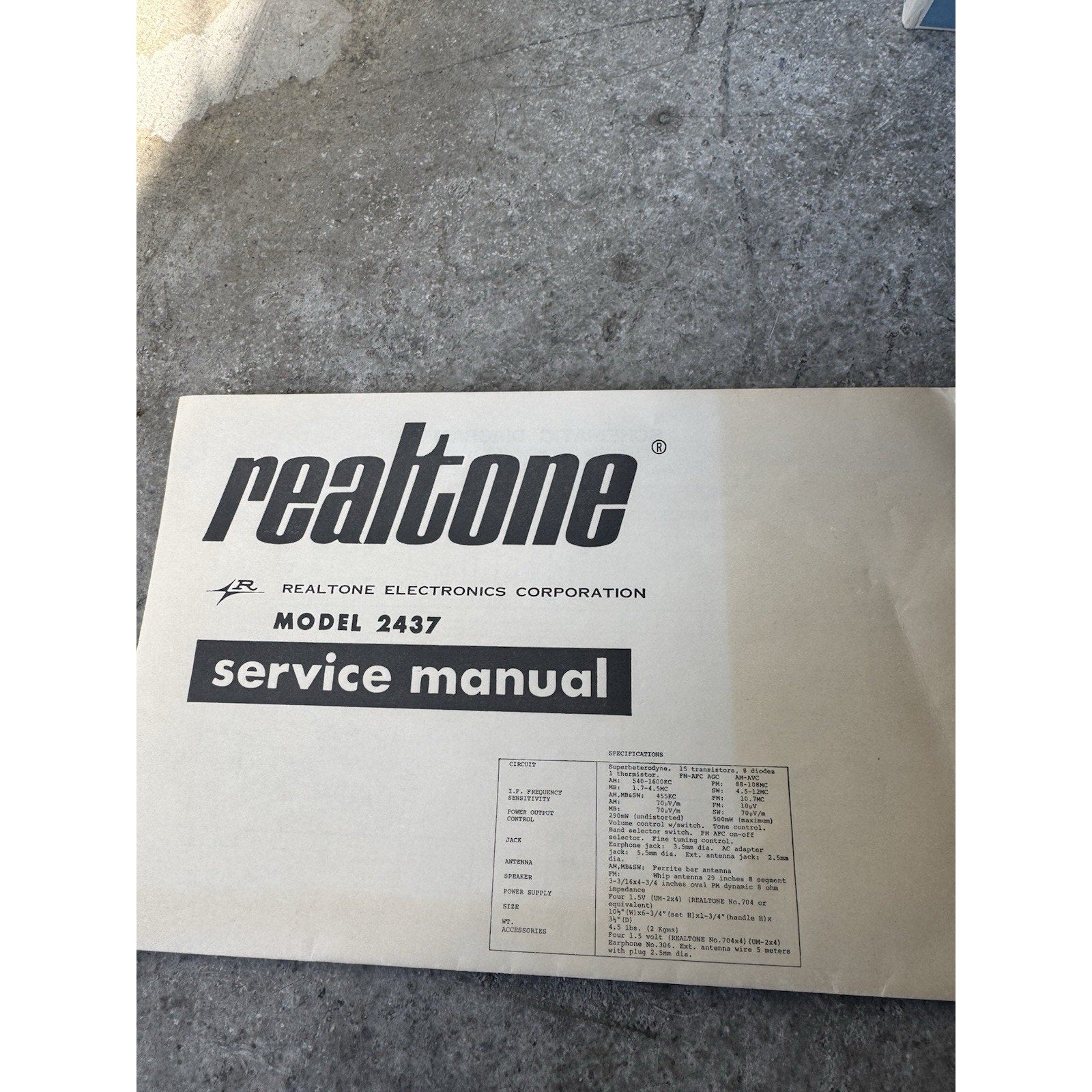 Vintage Realtone Solid State Radio AM FM 2437 Globe Spanner w/Box & Manual