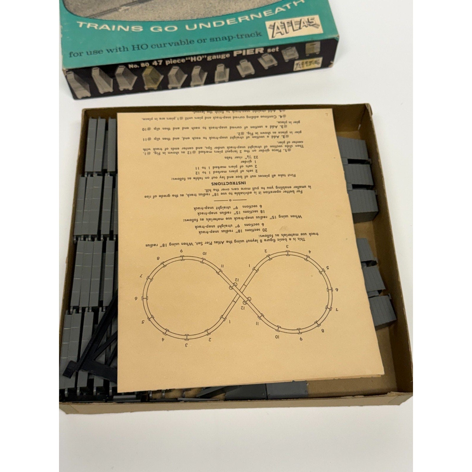 Vintage New Atlas No. 80 HO Gauge Pier Set 47 Piece Over & Under Track Supports