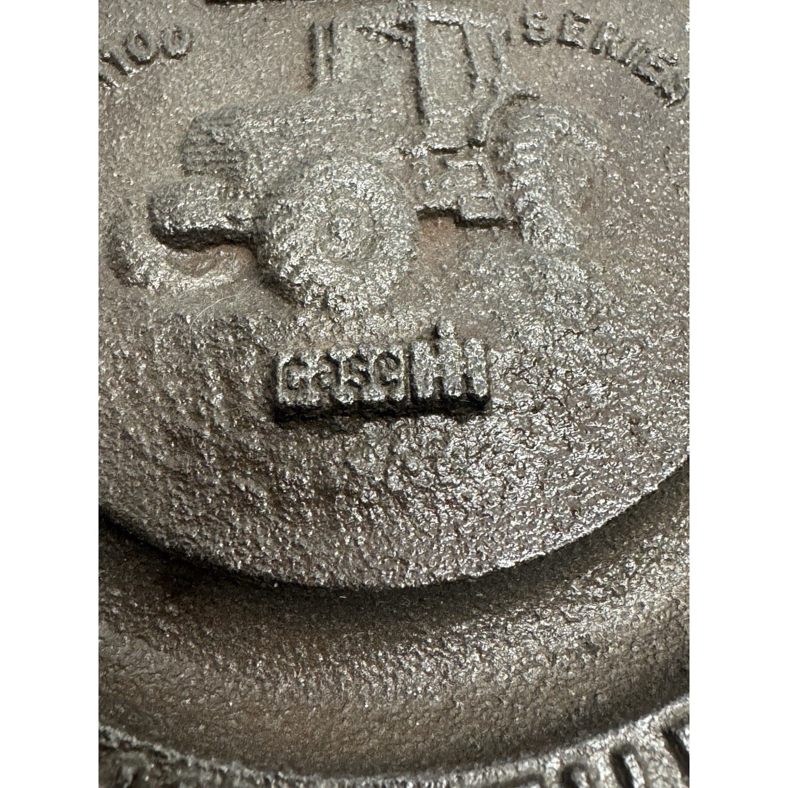 VINTAGE Case IH Magnum Tractor 7100 Cast Iron Ashtray Paperweight Racine WI