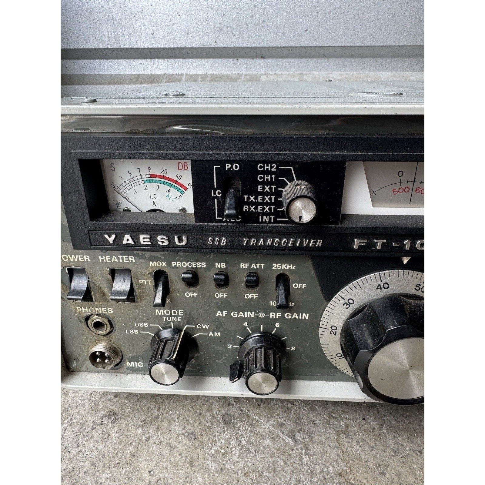 VINTAGE UNTESTED Yaesu FT-101 Transceiver
