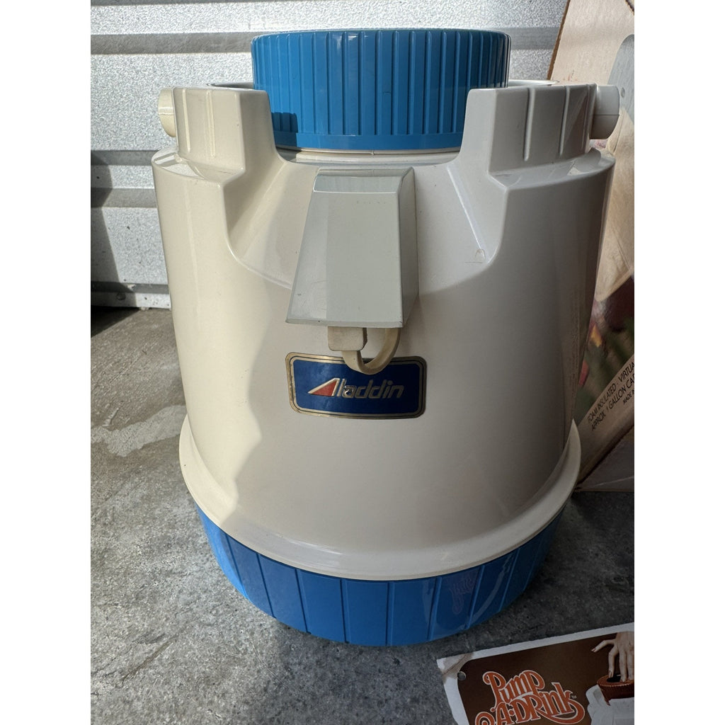 VINTAGE Aladdin PUMP A DRINK Gallon Jug Coventry Foam Insulated Original Box