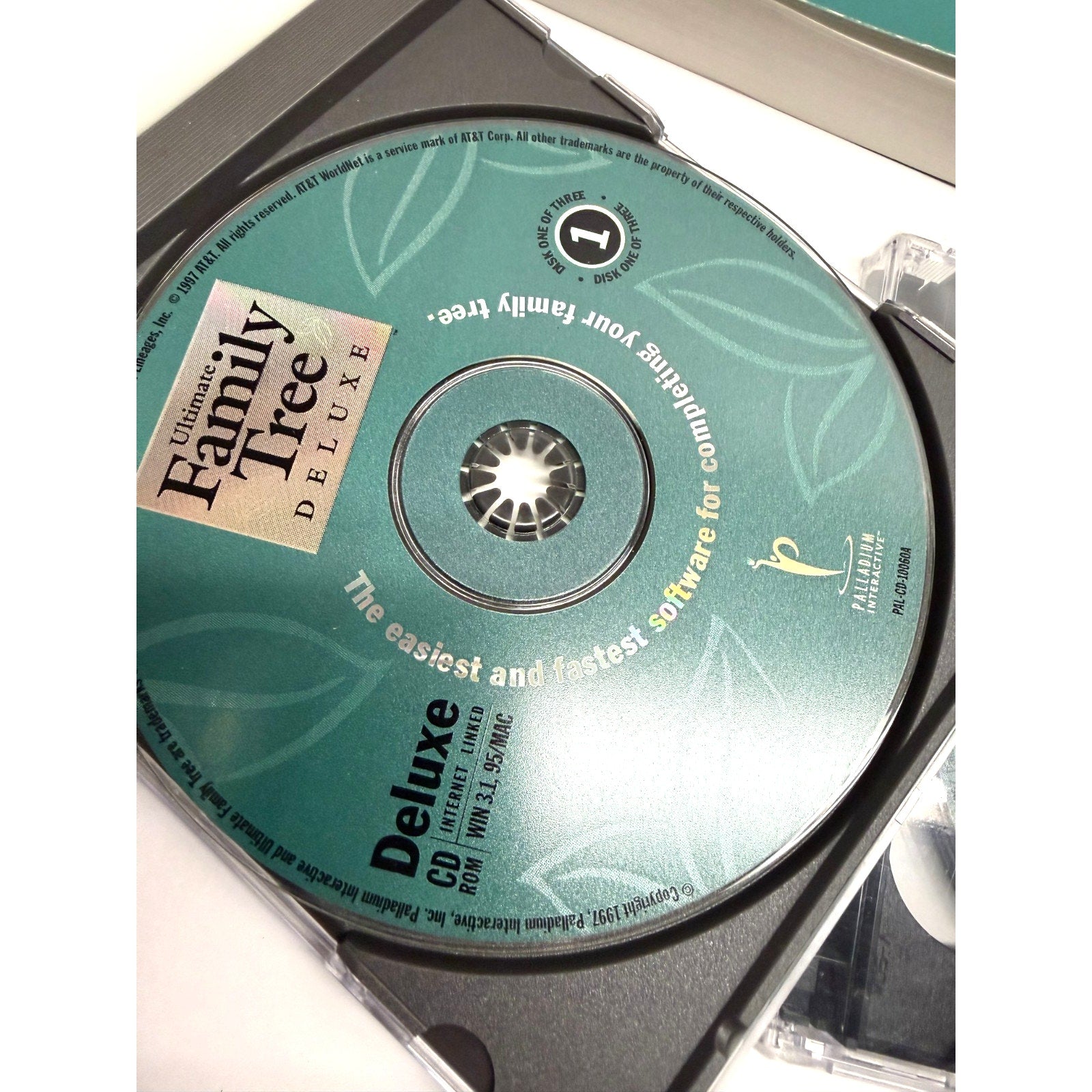 VINTAGE Ultimate Family Tree software with Manual