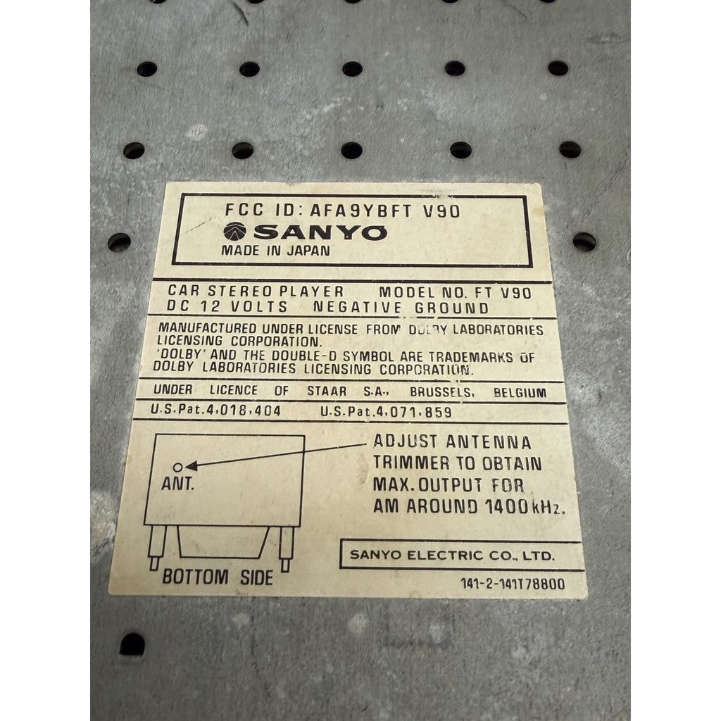 Vintage SANYO FT-V90 CAR STEREO RADIO CASSETTE FULL AUTO EJECT ~UNTESTED