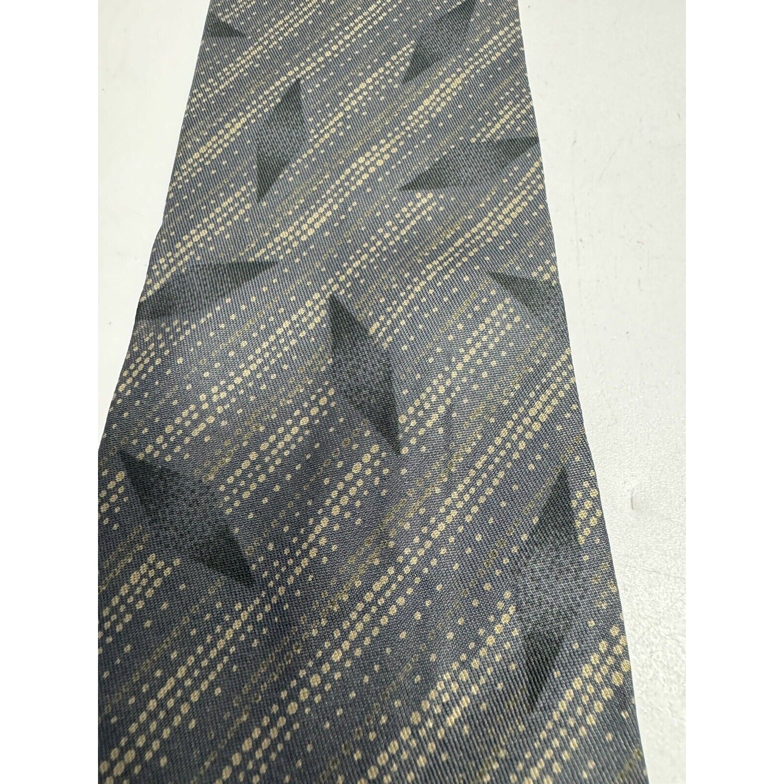VINTAGE GIORGIO ARMANI NECKTIE 100% SILK Made in ITALY Gray w/Square Logo